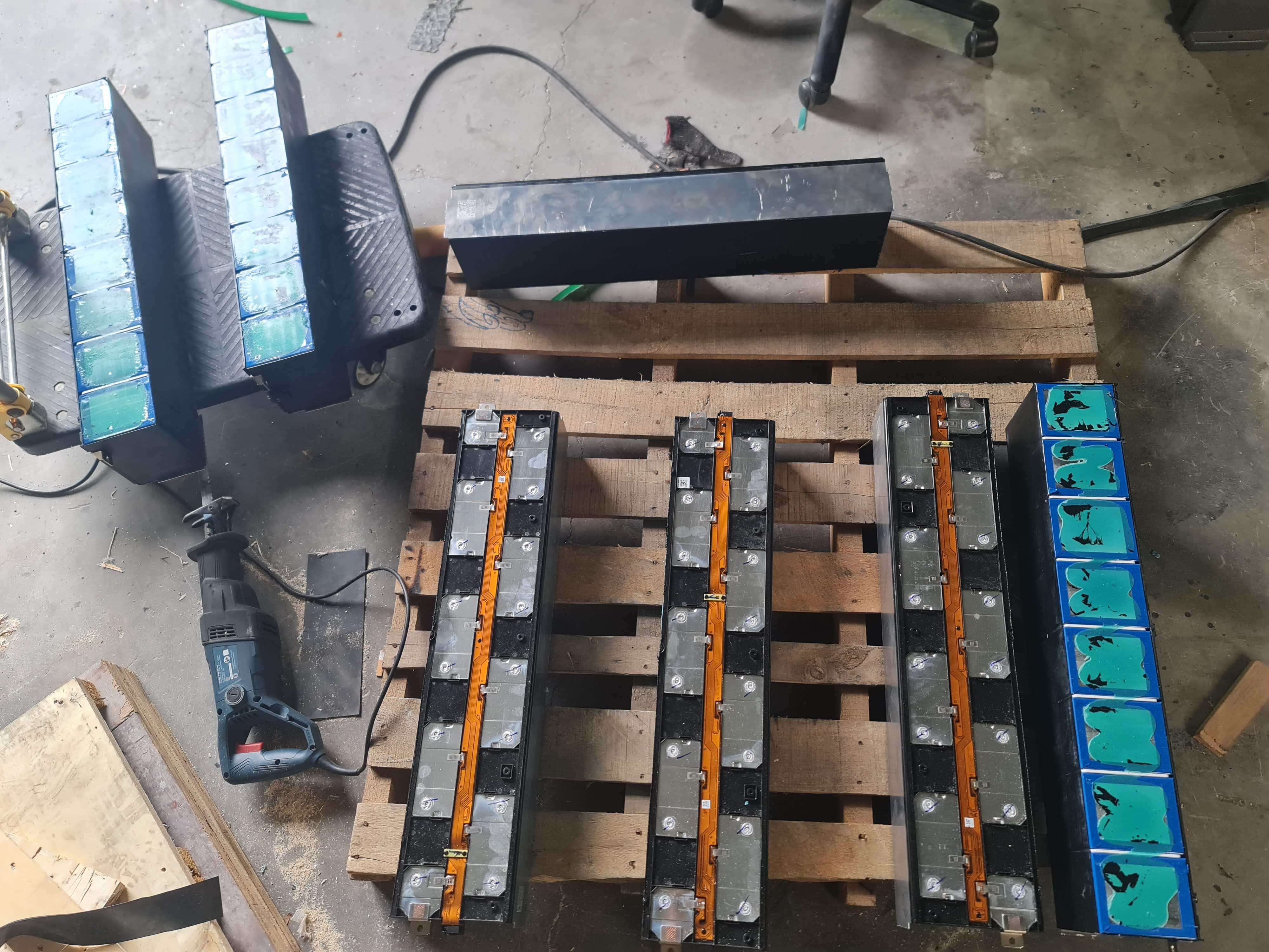 แบตเตอรี่ CATL NMC 811 3.7V 199Ah 200Ah ตัดต่อ ตามสั่งลูกค้า