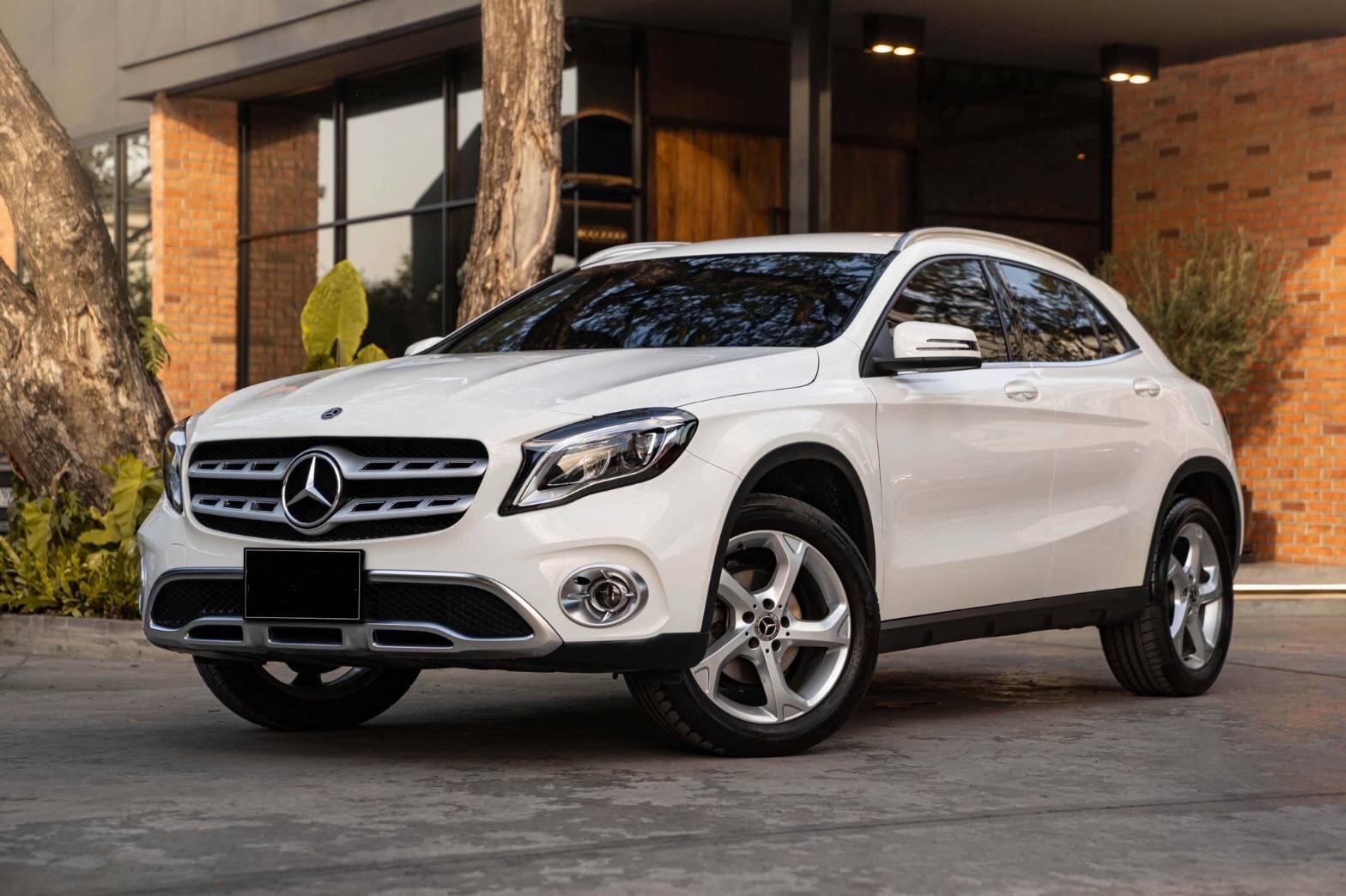 MercedesBenz GLA200 URBAN Cirrcus White W156 ปี 2020