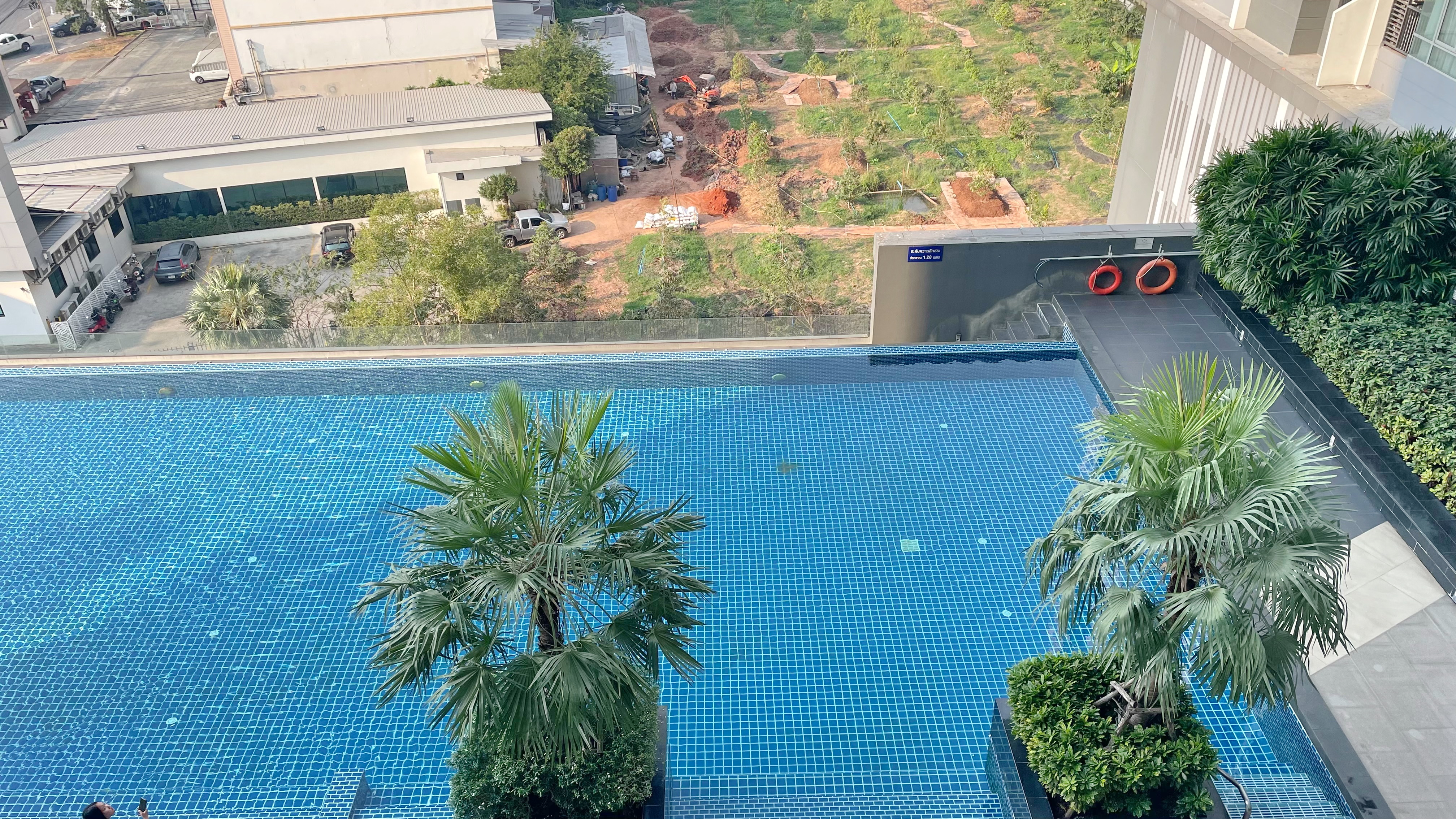ขาย The President เพชรเกษม-บางแค 2 นอน 2 น้ำ วิวสระ ห้องใหม่ จอดรถได้ 2 คัน