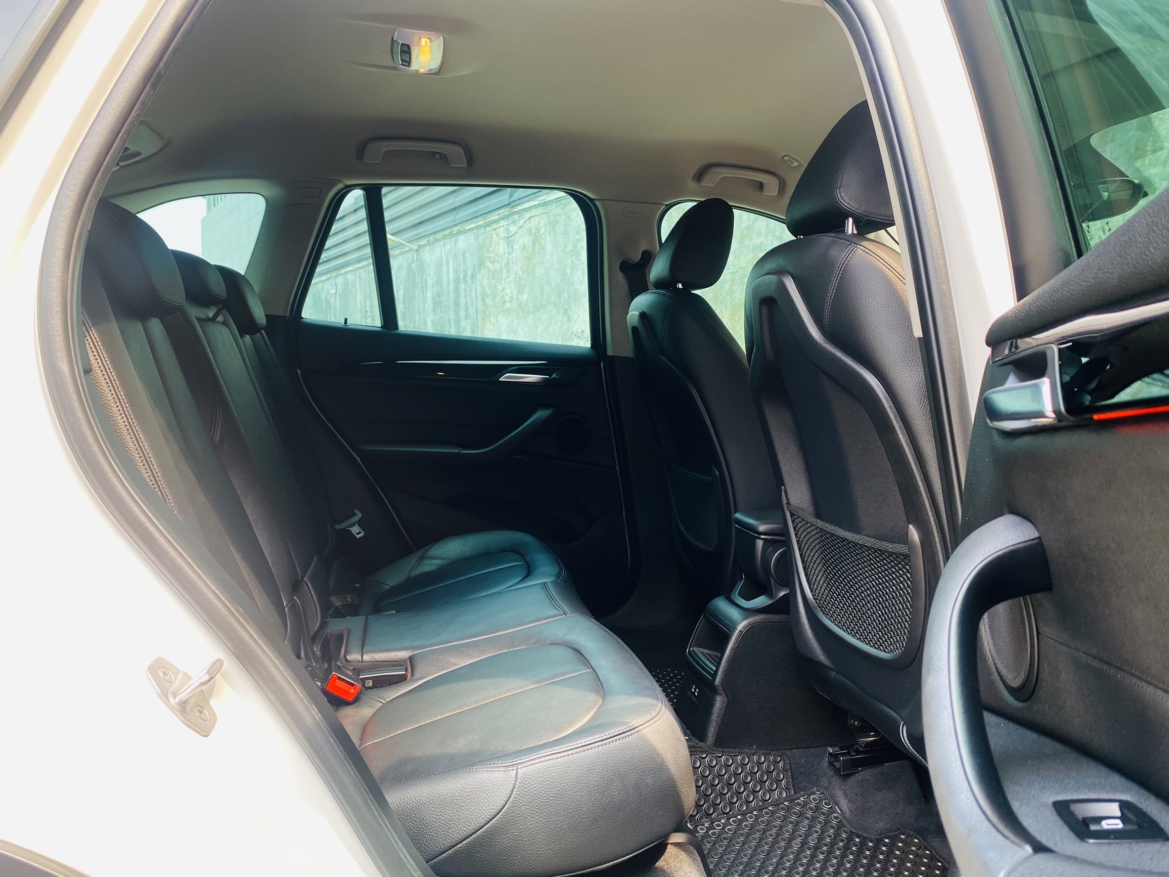BMW X1 SDRIVE18i ICONIC โฉม F48 ปี 2019