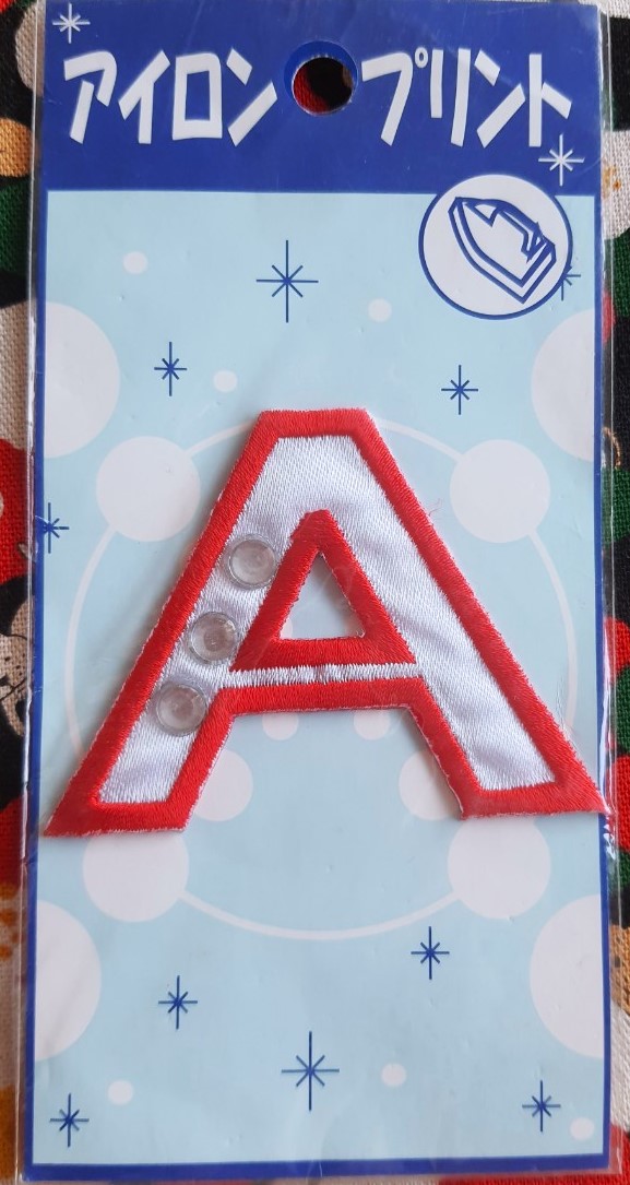 ตัวรีดเสื้อ / ผ้า ตัวอักษร A Size : 7.5 x 6 cm จากญี่ปุ่น