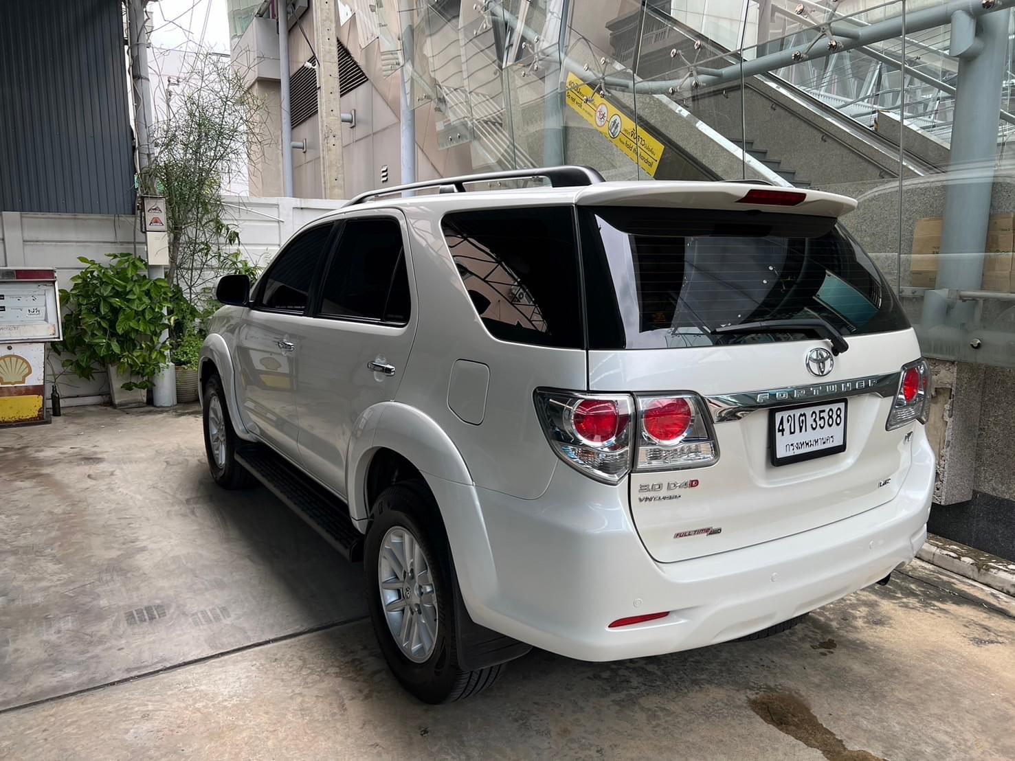 TOYOTA FORTUNER 3.0V D4D VN TURBO 4WD ปี 2012