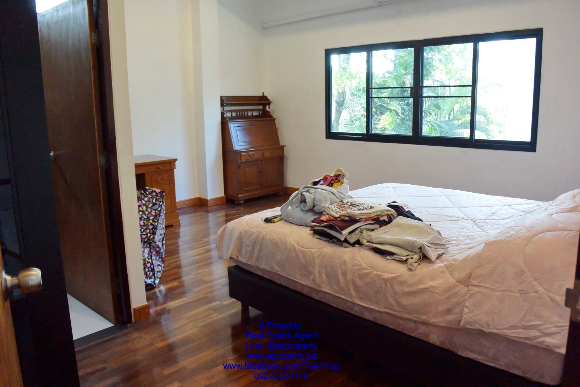 ให้เช่า บ้านแฝด มีดาดฟ้า สร้างใหม่ หลังใหญ่ ใกล้ Central แจ้งวัฒนะ