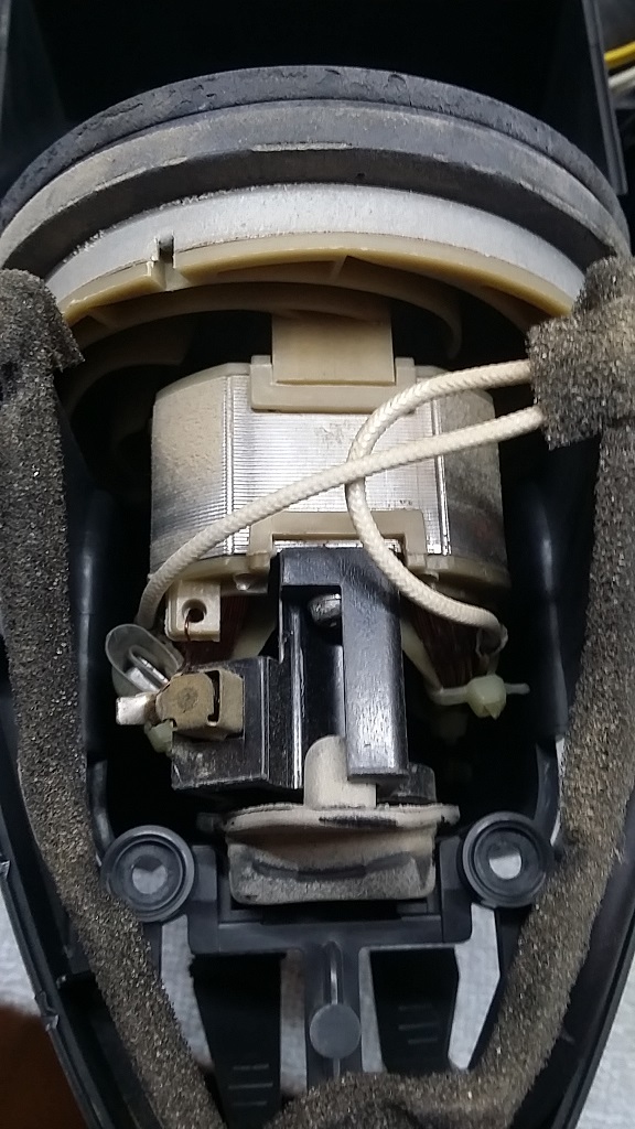 ซ่อมเครื่องดูดไรฝุ่น ยี่ห้อ RAYCOP รุ่น BK-200TH อาการเปิดเครื่องได้ติด