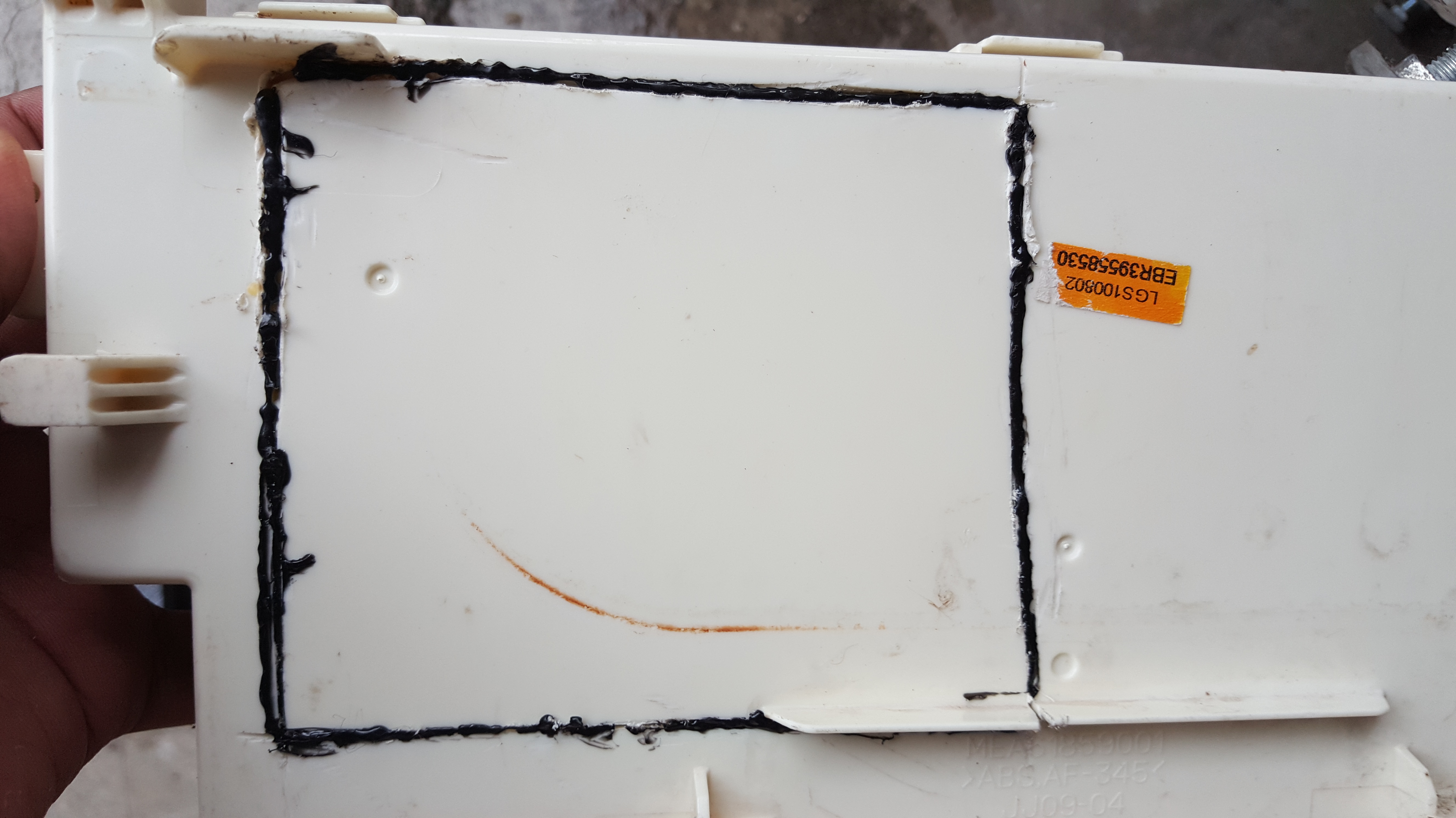 ซ่อมเครื่องซักผ้า ยี่ห้อ LG รุ่น WD-12470TD อาการเปิดเครื่องไม่ทำงาน ไฟไม่เข้า