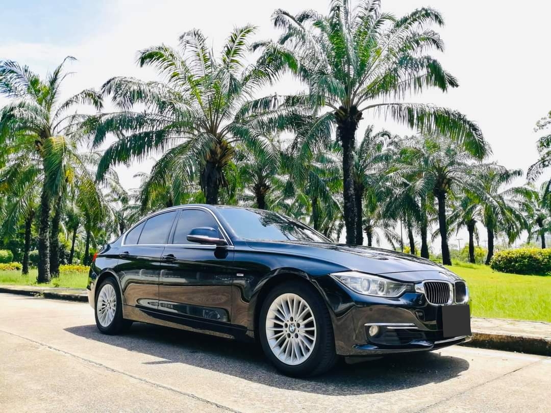 BMW 320i Luxury ปี 2015