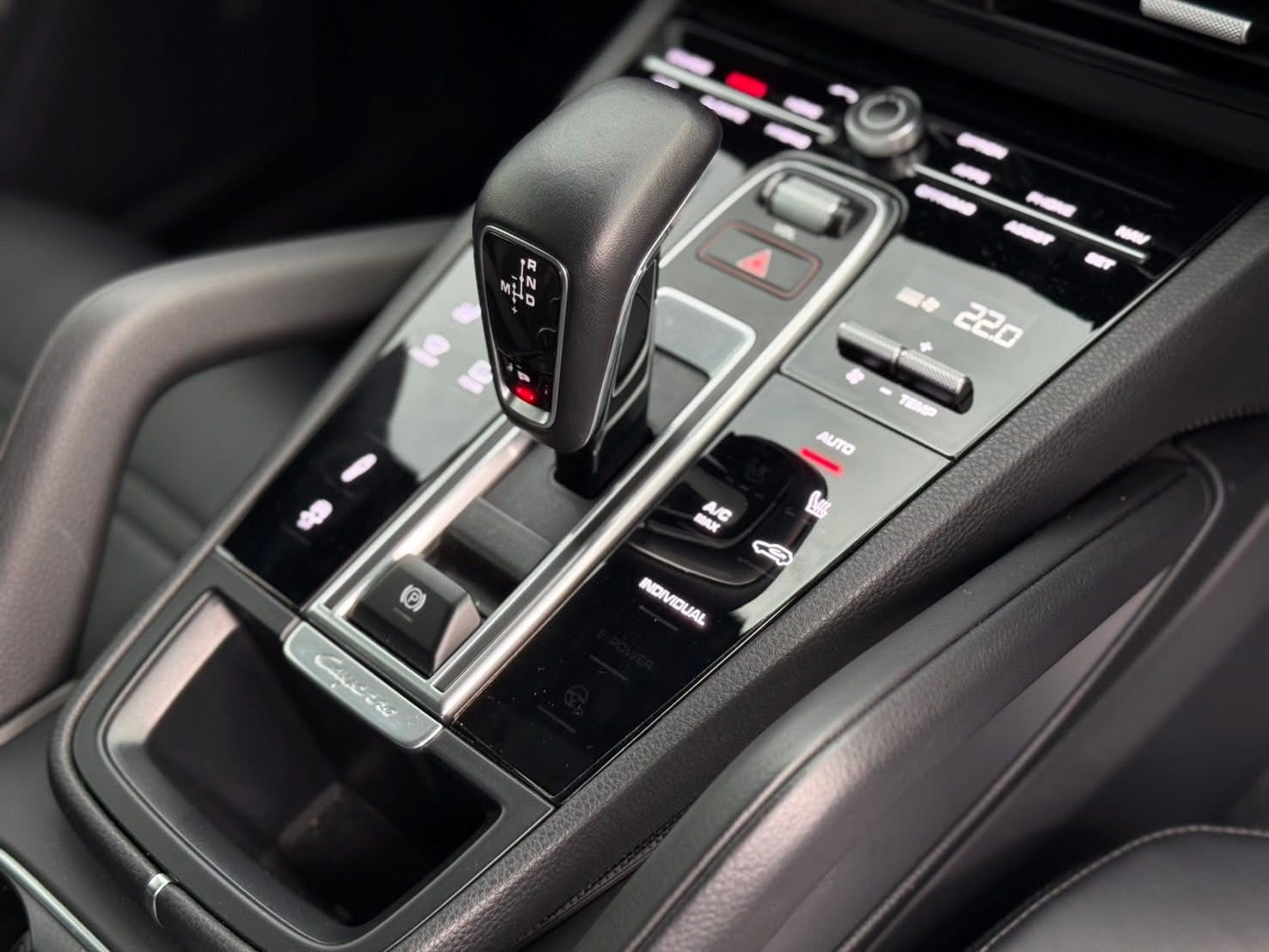 Porsche Cayenne E-Hybrid ปี 2018
