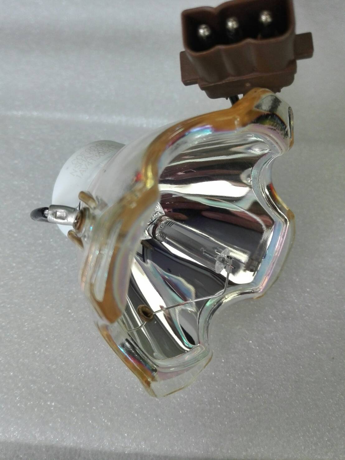 ไส้หลอดโปรเจคเตอร์ Sanyo PLC-XM150 (เกรด A) – ความคมชัดสูง อายุการใช้งานยาวนาน