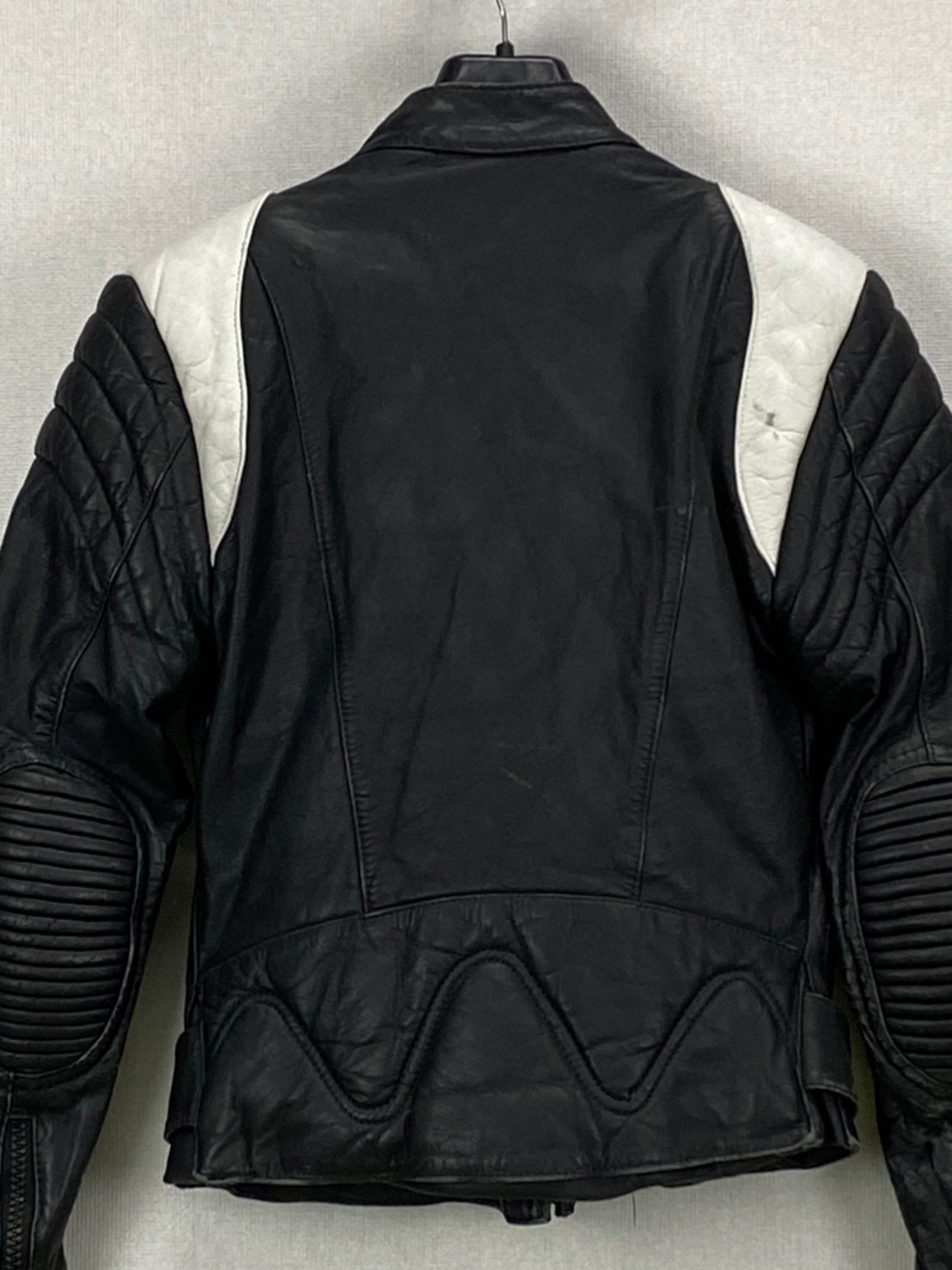 เสื้อการ์ดสำหรับขี่มอเตอร์ไซด์( มือสอง) RCSS 028: อก 34" ยาว 24" ** No Brand **