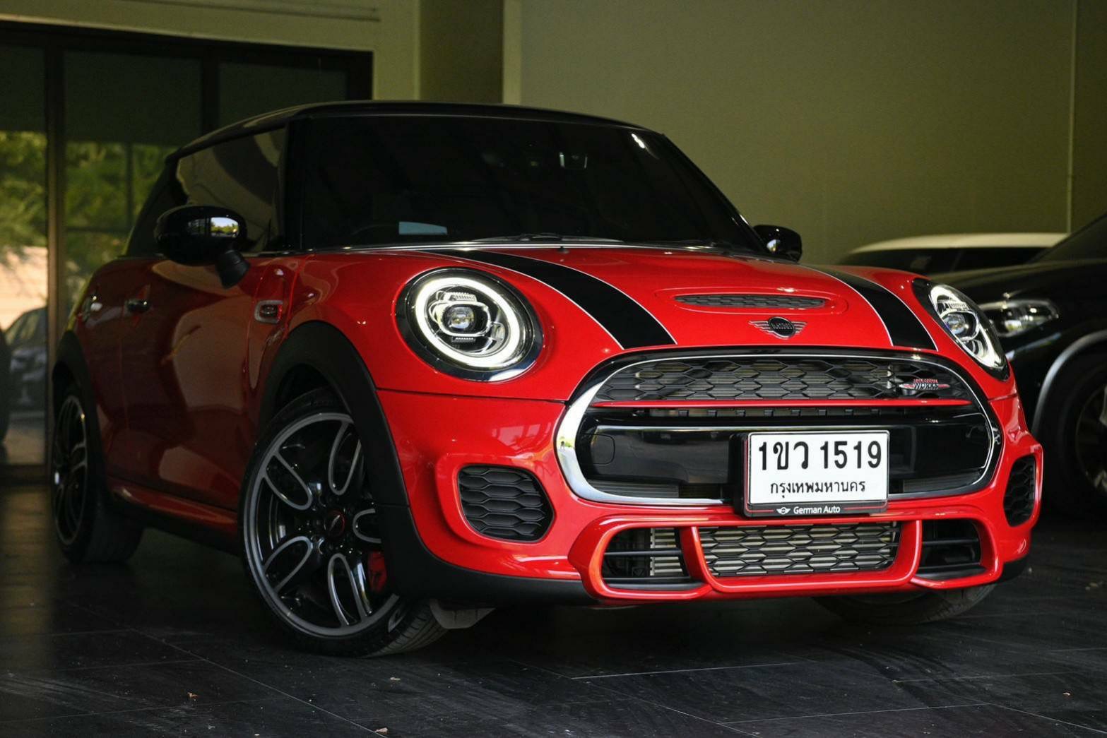 MINI John Cooper Works LCI ปี 2020