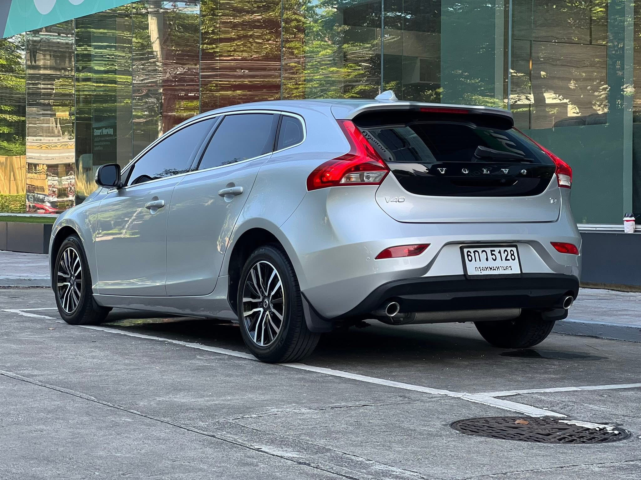 VOLVO V40 T4 ปี 2017