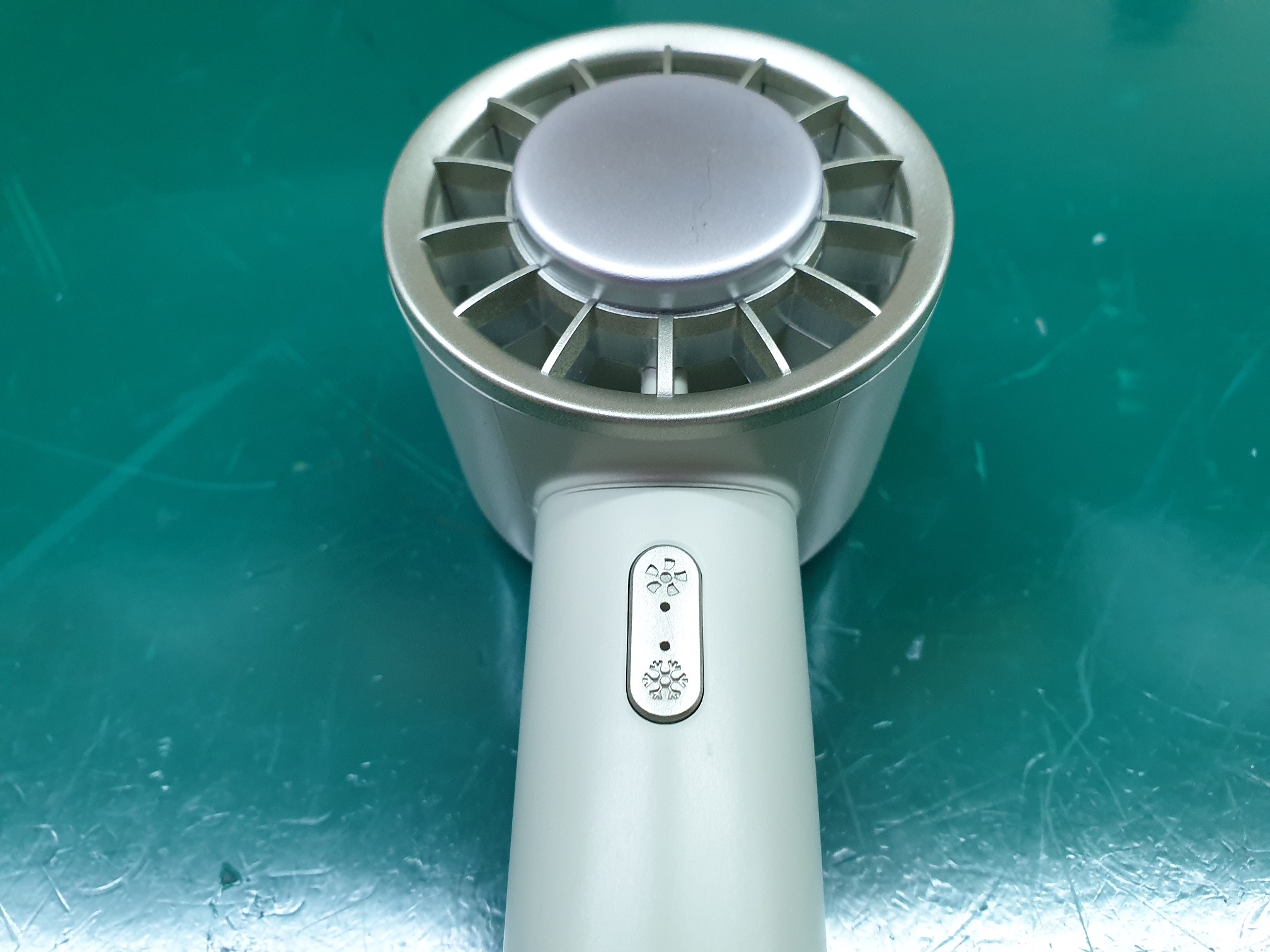 ซ่อมพัดลมมือถือแบบพกพา ยี่ห้อ STILLUSTER รุ่น ST-AF200 อาการชาร์จไฟไม่เข้า