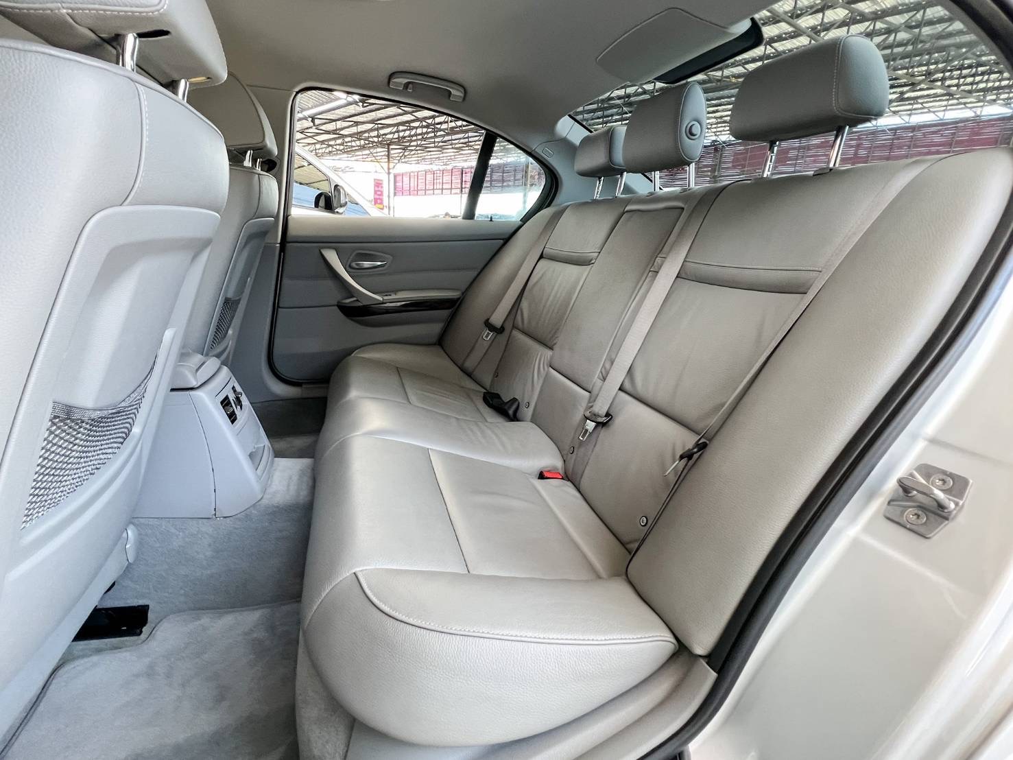 BMW SERIES 3 320i SE โฉม E90 ปี 2010