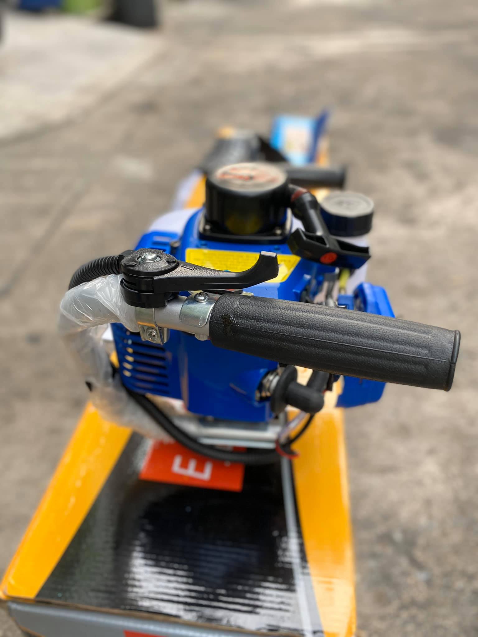 เครื่องเลื่อยตัดแต่งกิ่งพุ่มไม้ ยี่ห้อ EK