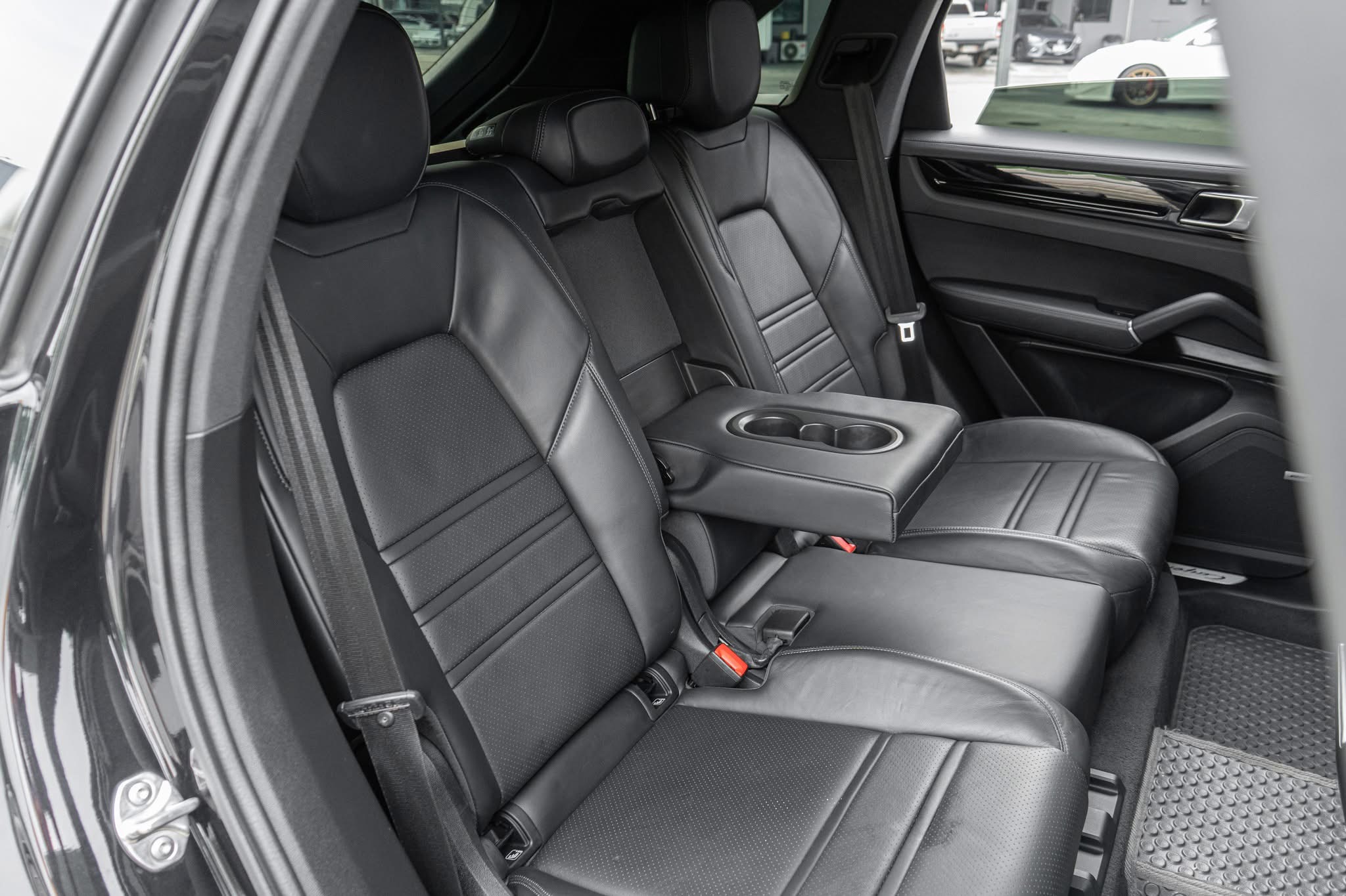 Porsche Cayenne ปี 2021
