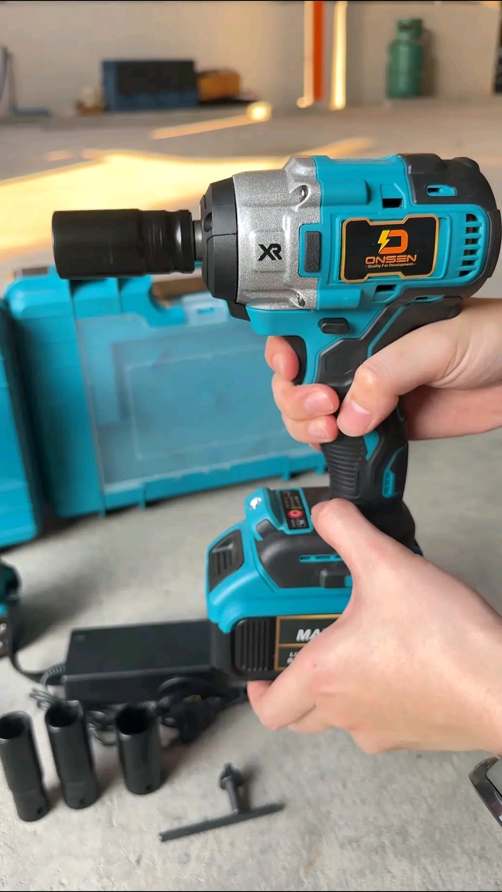 บล็อกแบต / บล็อกไฟฟ้าไร้สาย ยี่ห้อ ONSEN 3in1 สีฟ้า