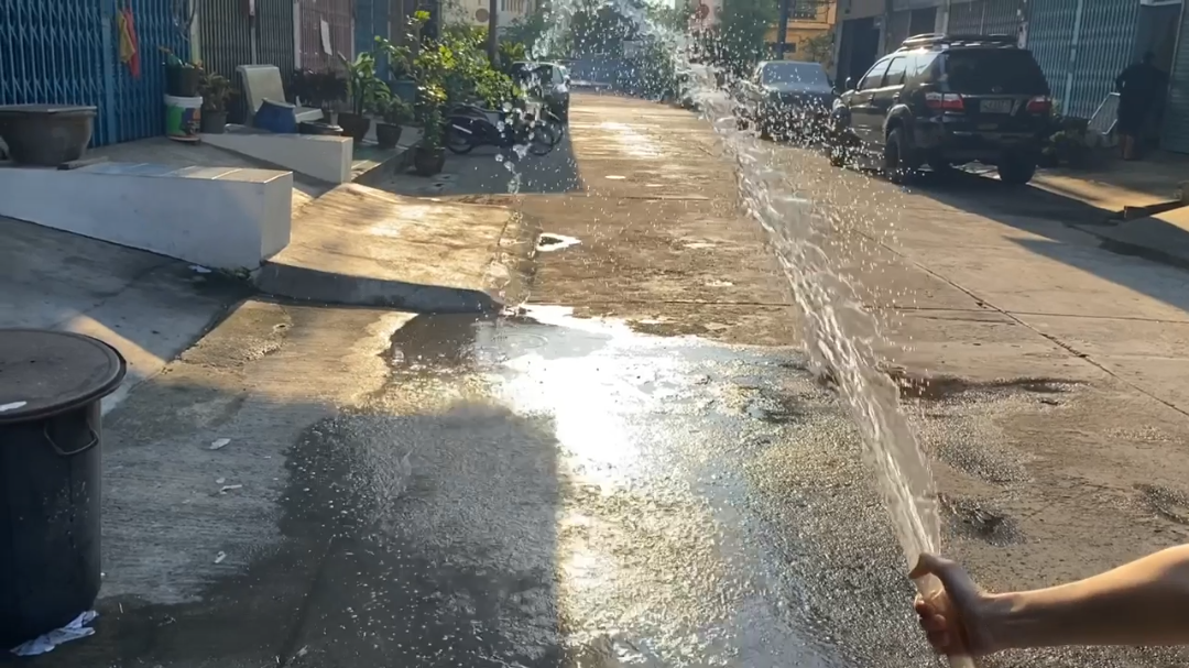 ไดโว่ ตัวเล็ก ตัวเหลือง ใช้แบตเตอรี่ DC มีให้เลือก 12V และ 24V ยี่ห้อ Win แถมตัวคีบแบต 1 คู่