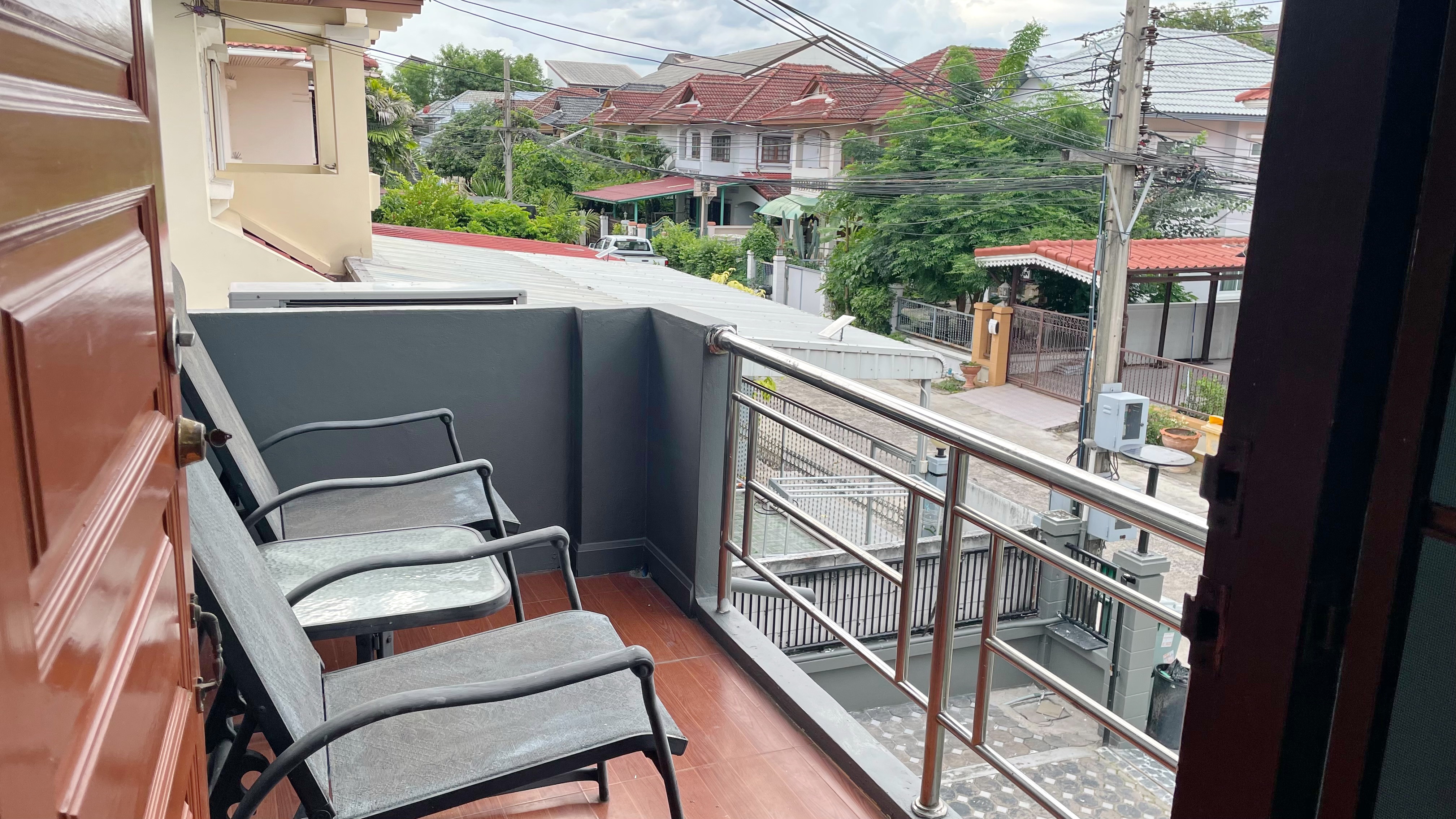 ให้เช่าบ้านเดี่ยวหลังมุมขนาดใหญ่ มีครัวแยก ในซอย Central แจ้งวัฒนะ