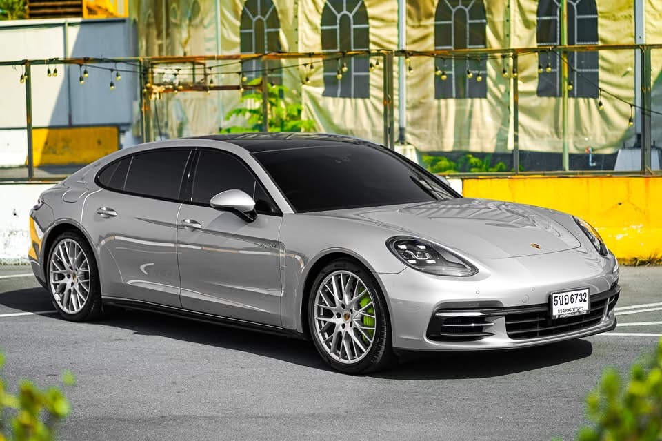 Porsche Panamera 4 E-Hybrid Executive ปี 2018