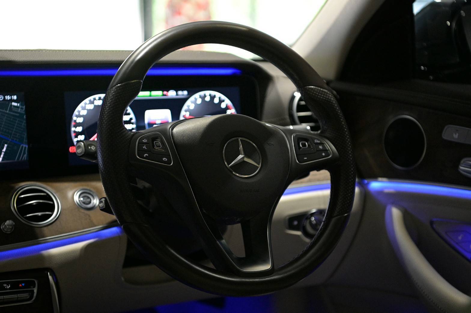 Mercedes-Benz E350e Exclusive ปี 2018