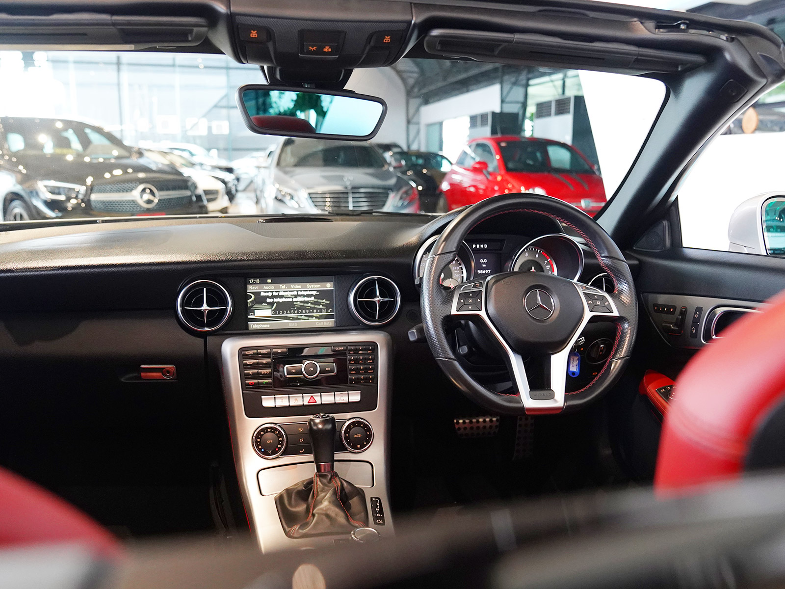 MERCEDES BENZ SLK200 AMG ปี 2011