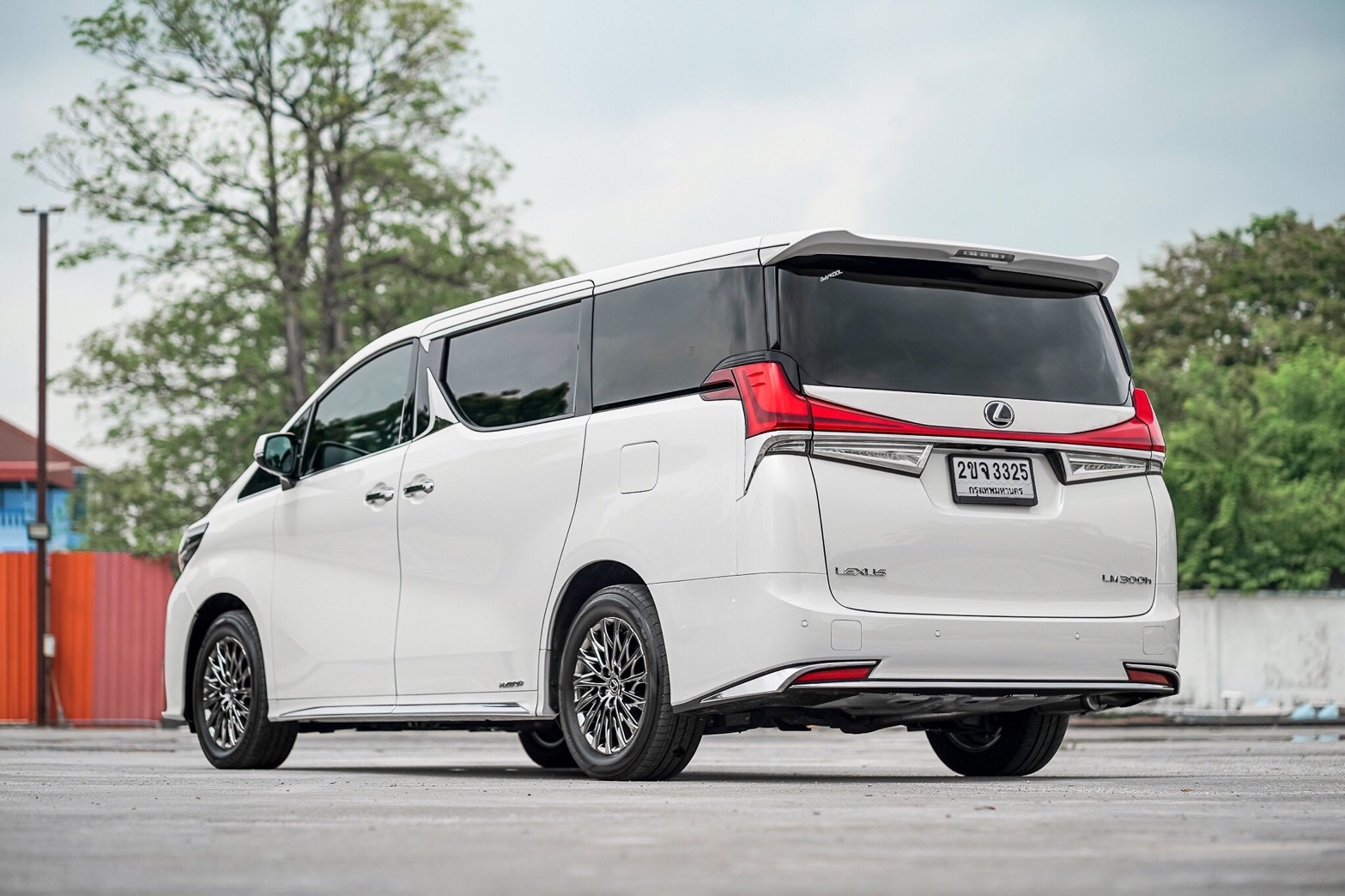 Lexus LM300h 7Seat ปี 2020