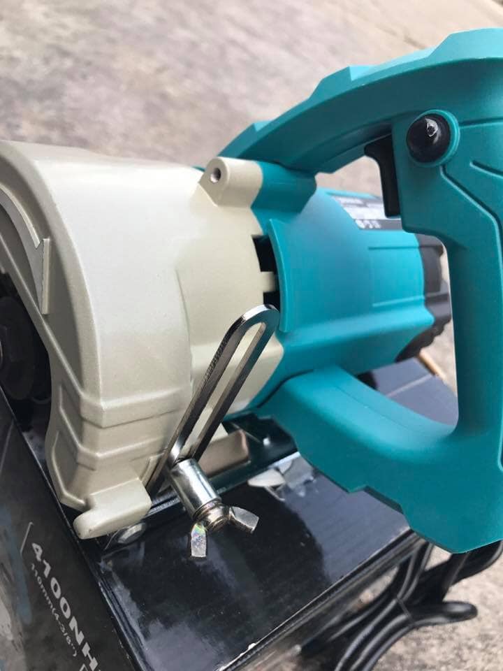 เครื่องตัดหินอ่อน 4" ยี่ห้อ Berala รุ่น 4100 NH3Z (ใบตัดไม่ได้แถม)