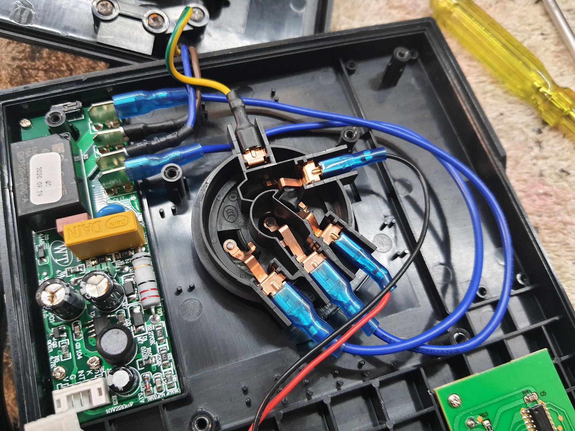 ซ่อมกาไฟฟ้าดริปกาแฟ ยี่ห้อ Timemore รุ่น F09-1000 อาการเปิดไม่ติด