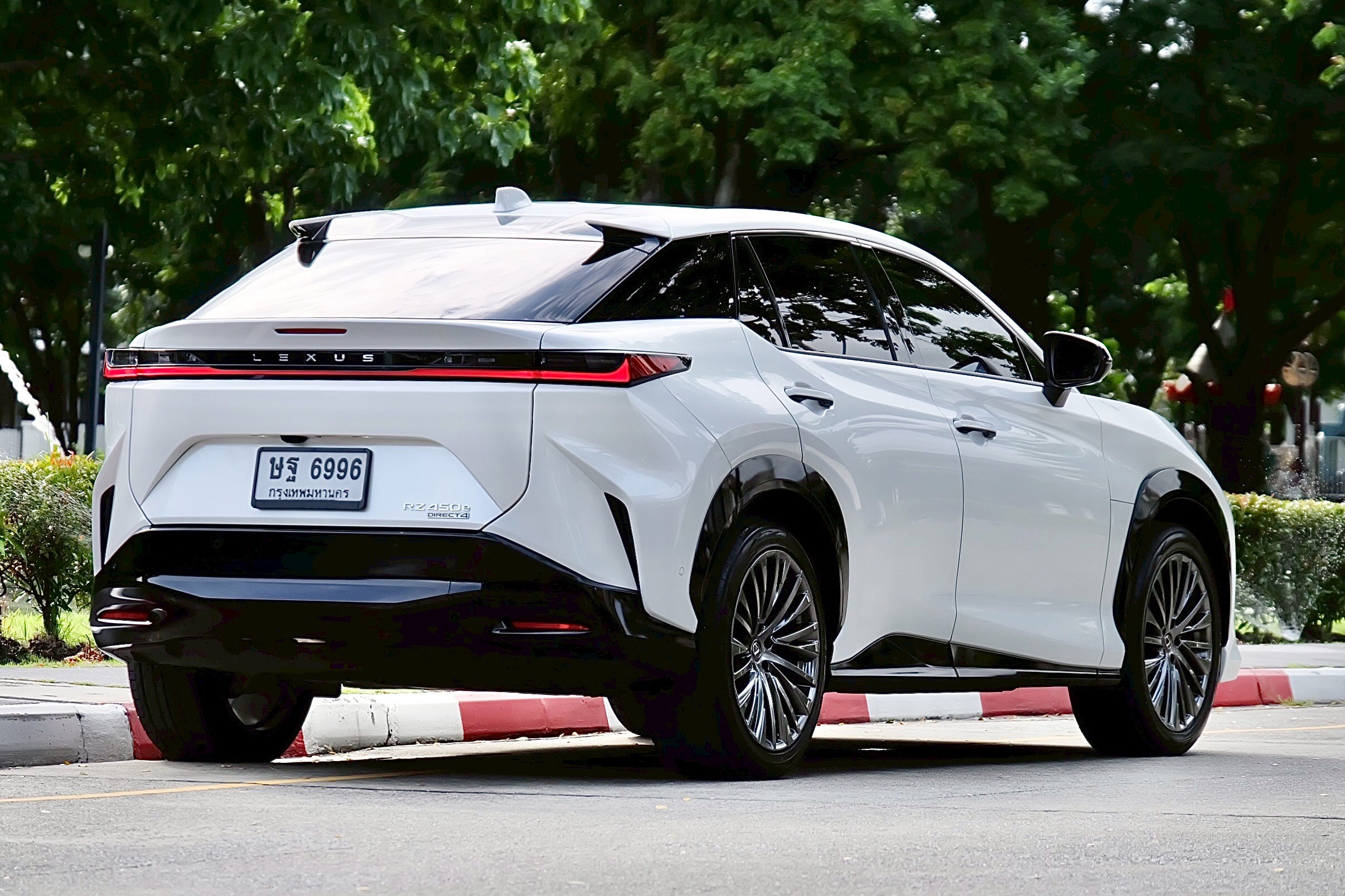 Lexus RZ450e Premium ปี 2024