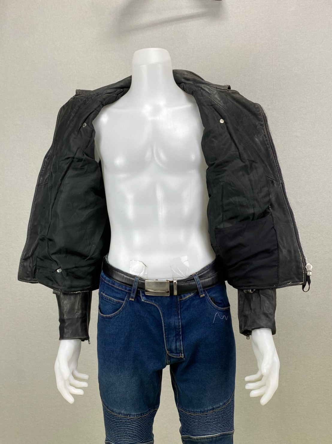 เสื้อการ์ดสำหรับขี่มอเตอร์ไซด์( มือสอง) RCSS 031: อก 44" ยาว 24" ** JOHNNY **