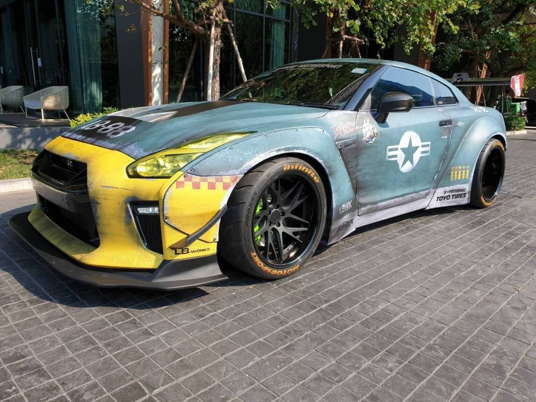 Nissan GTR R35 liberty walk ปี 2009 (สีเทาดำ)