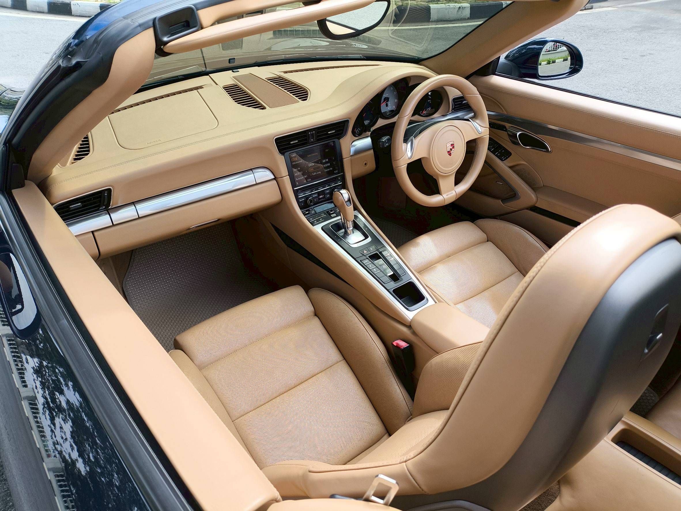 PORSCHE 911 Carrera S Cabiolet ปี 2012
