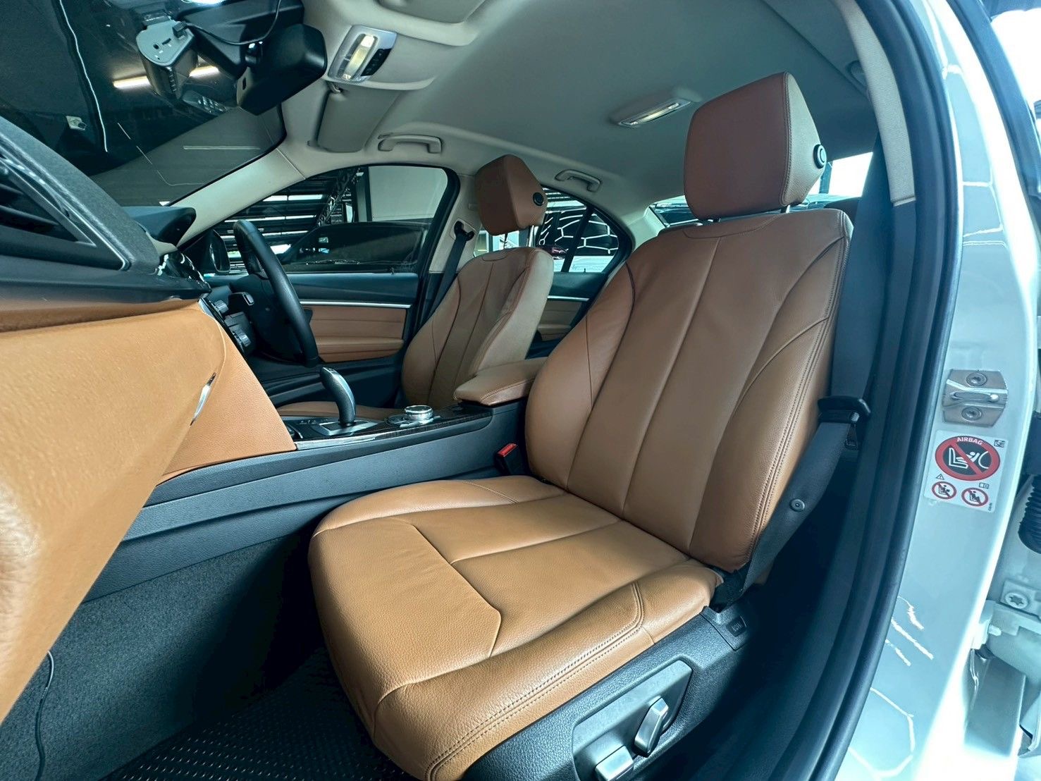 BMW 320d Luxury LCI (F30) ปี 2017