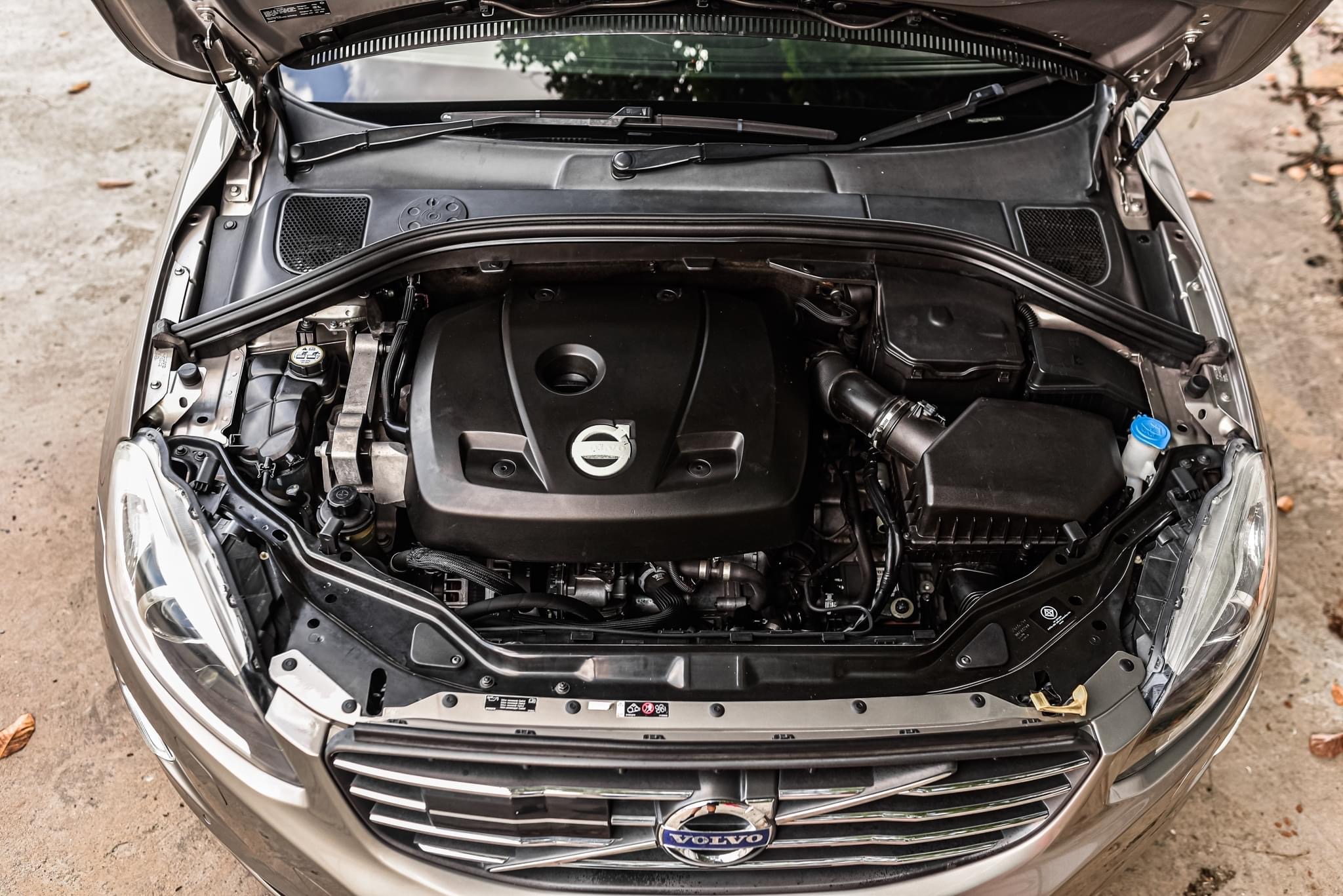 Volvo XC60 2.0 T5 ปี 2014