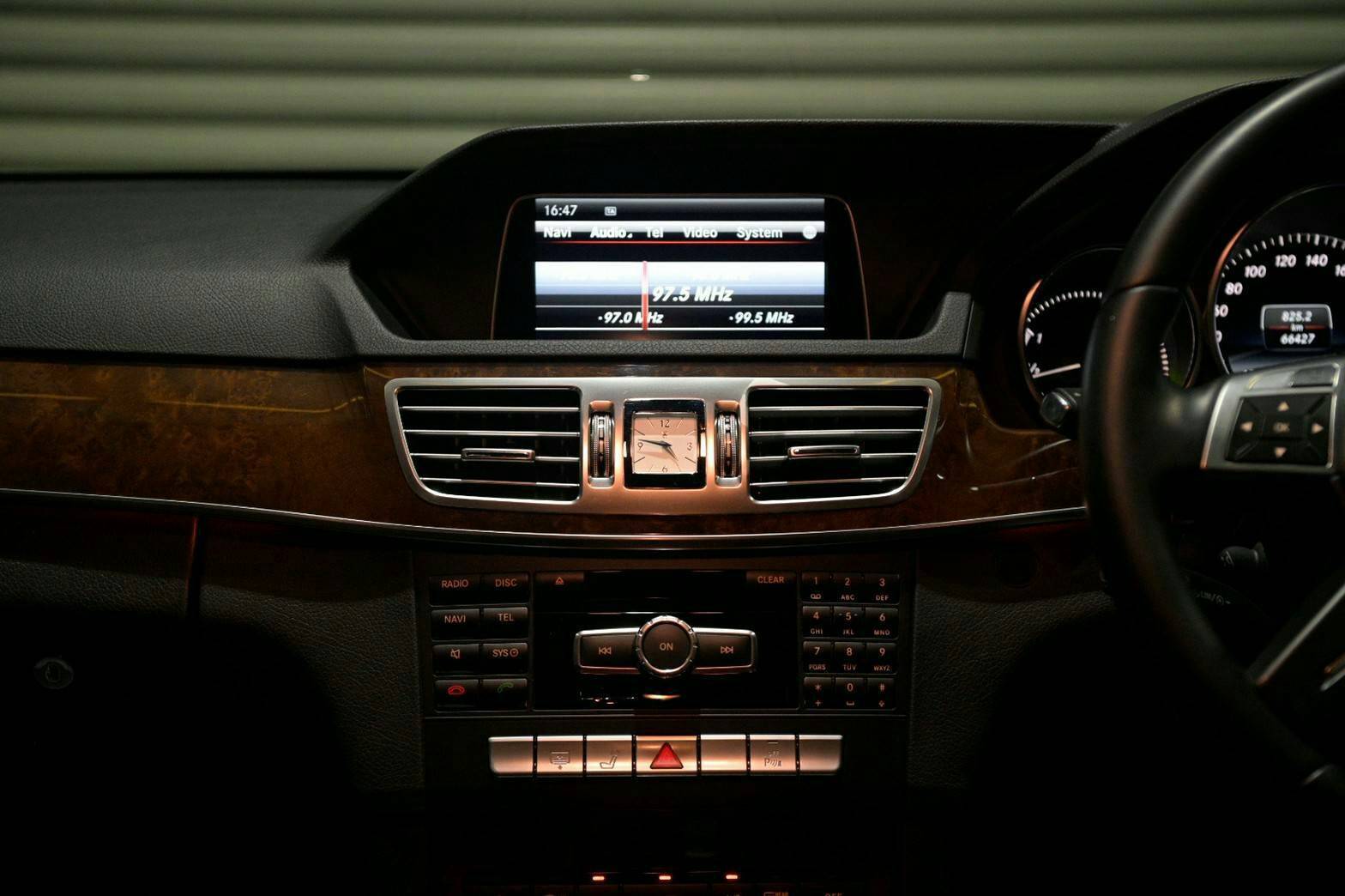 Mercedes-Benz E300 Blutec Hybrid Exclusive ปี 2013