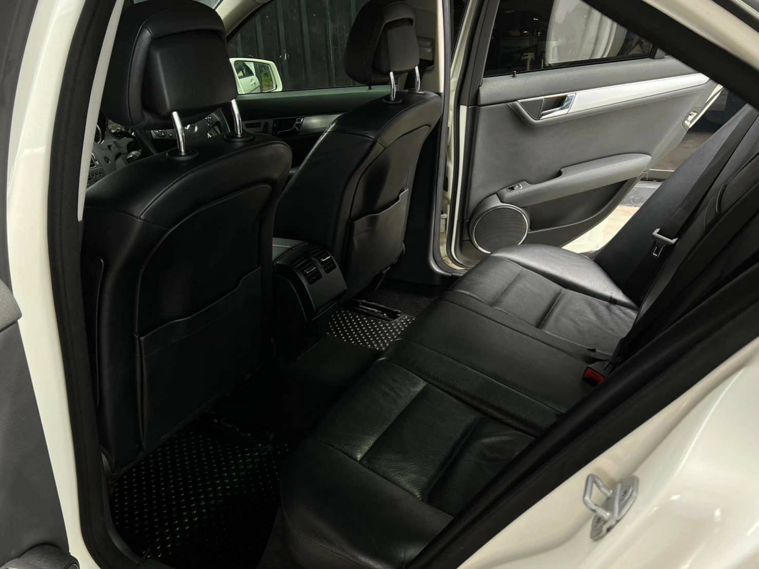 MERCEDES BENZ C-CLASS C250 CDI (ดีเซล) w204 ปี 2011