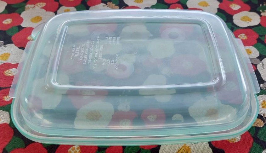 Set กล่อง กล่องเก็บอาหาร จากญี่ปุ่น สามารถเข้าไมโครเวฟได้ 1 set มี 3 ใบพร้อมฝา 500ml Size : 18 x 15 cm