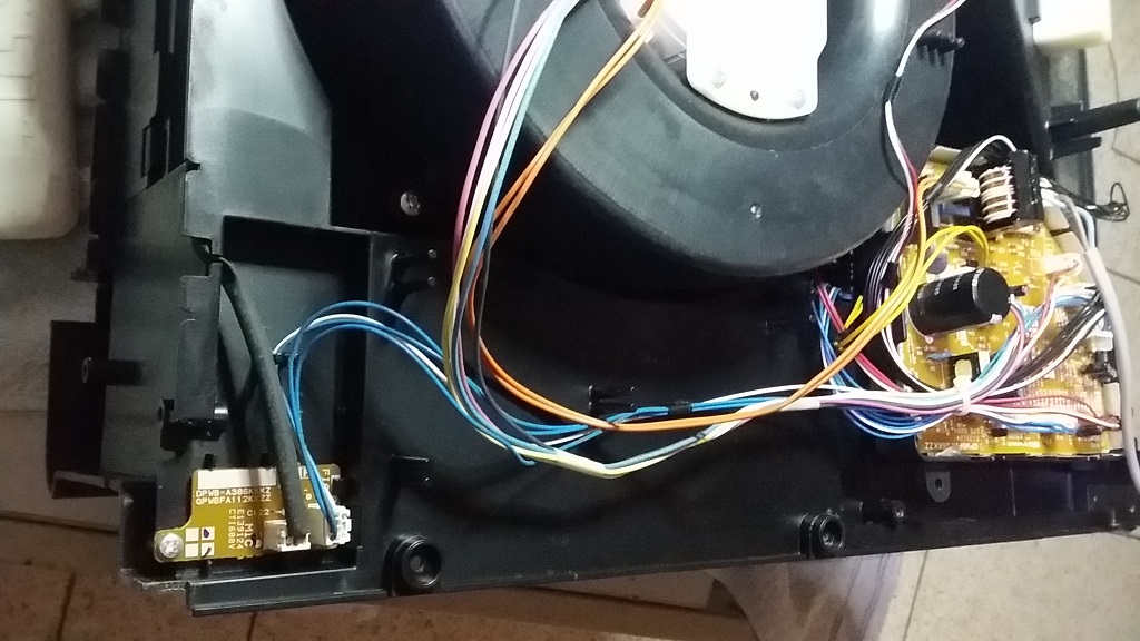 ซ่อมเครื่องฟอกอากาศ ยี่ห้อ SHARP รุ่น KC-A40TA-W อาการหน้อจอขึ้น C3