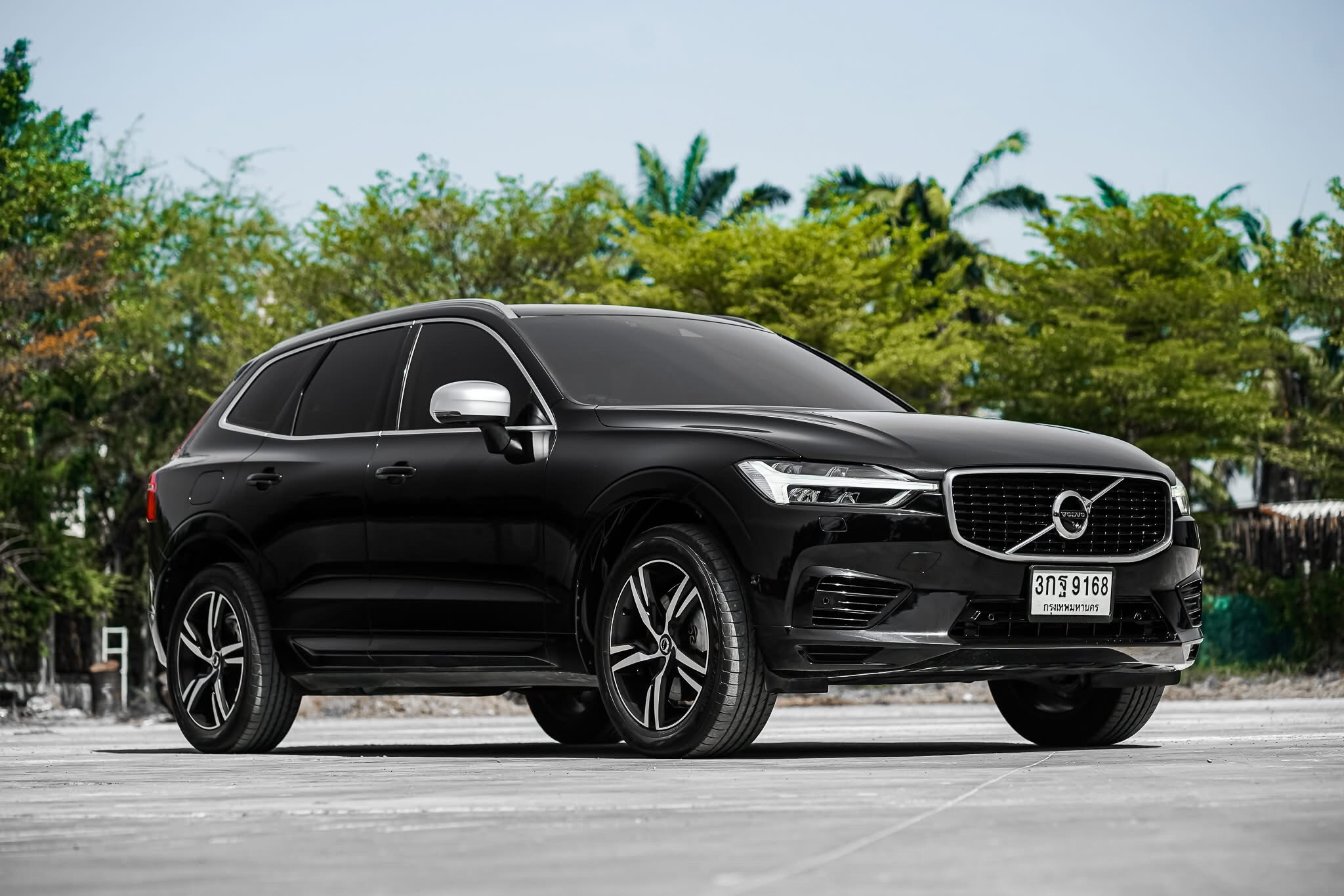 Volvo XC60 T8 Plug-in Hybrid R-Design ปี 2018