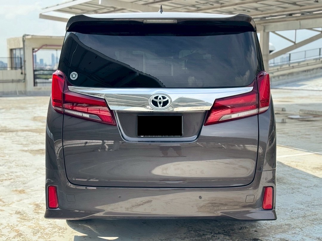 Toyota Alphard 2.5 SC Package ปี 2021