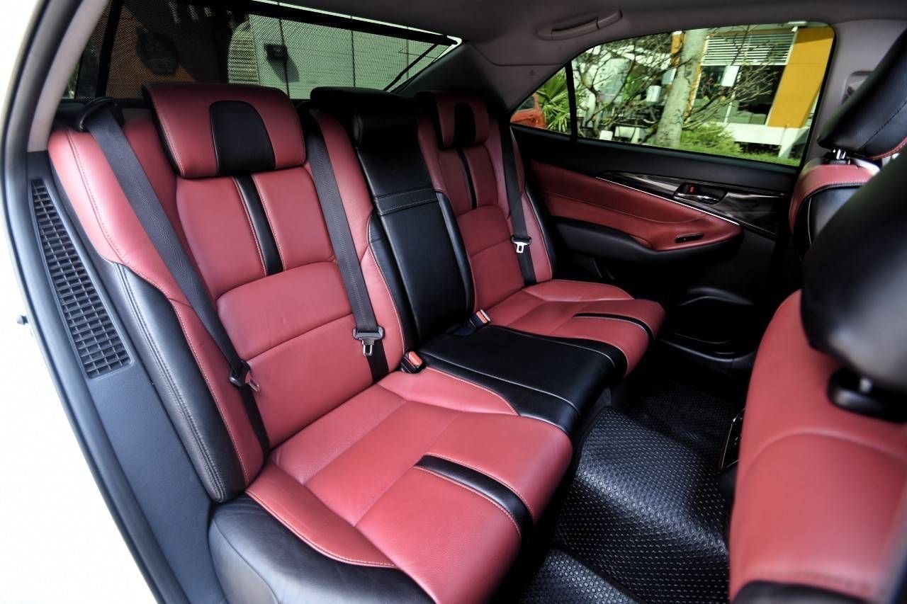 Toyota Crown 2.5 Athlete S ปี 2014