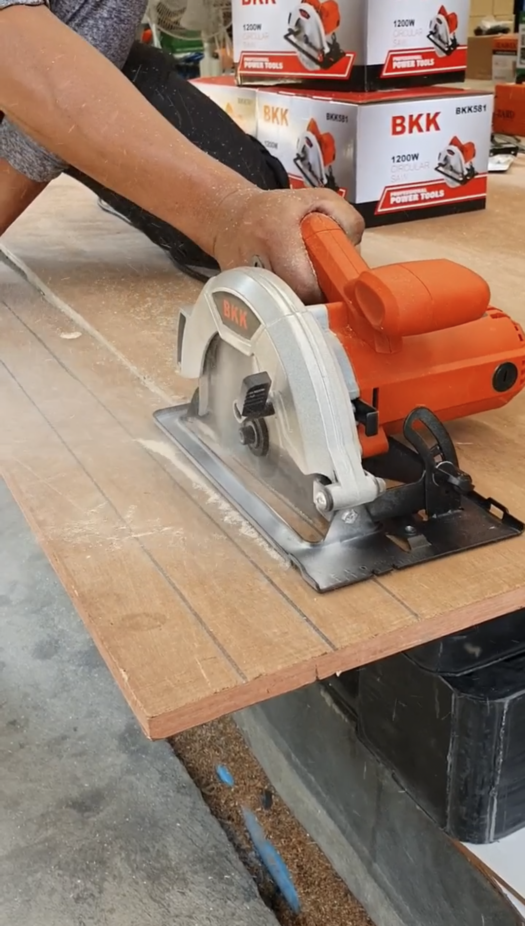 เลื่อยวงเดือน BKK 7 นิ้ว