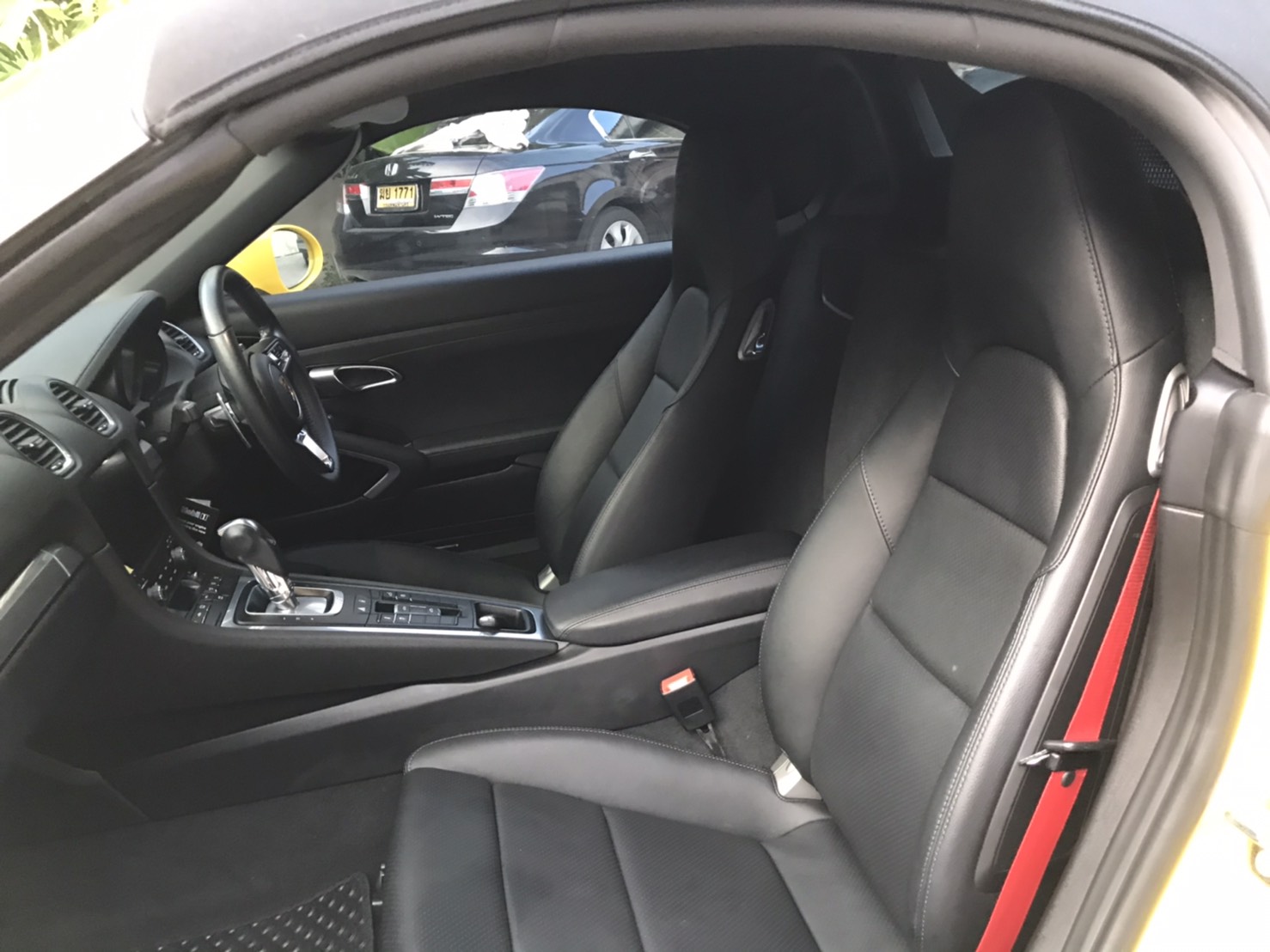 Porsche Boxster 718 ปี 2017