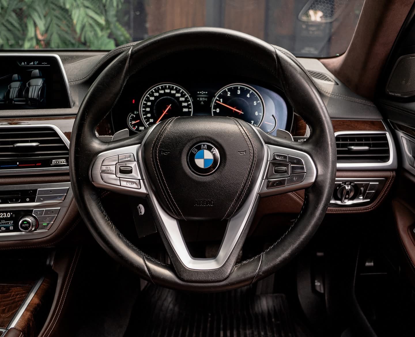 BMW 740Li Pure Excellence ปี 2017