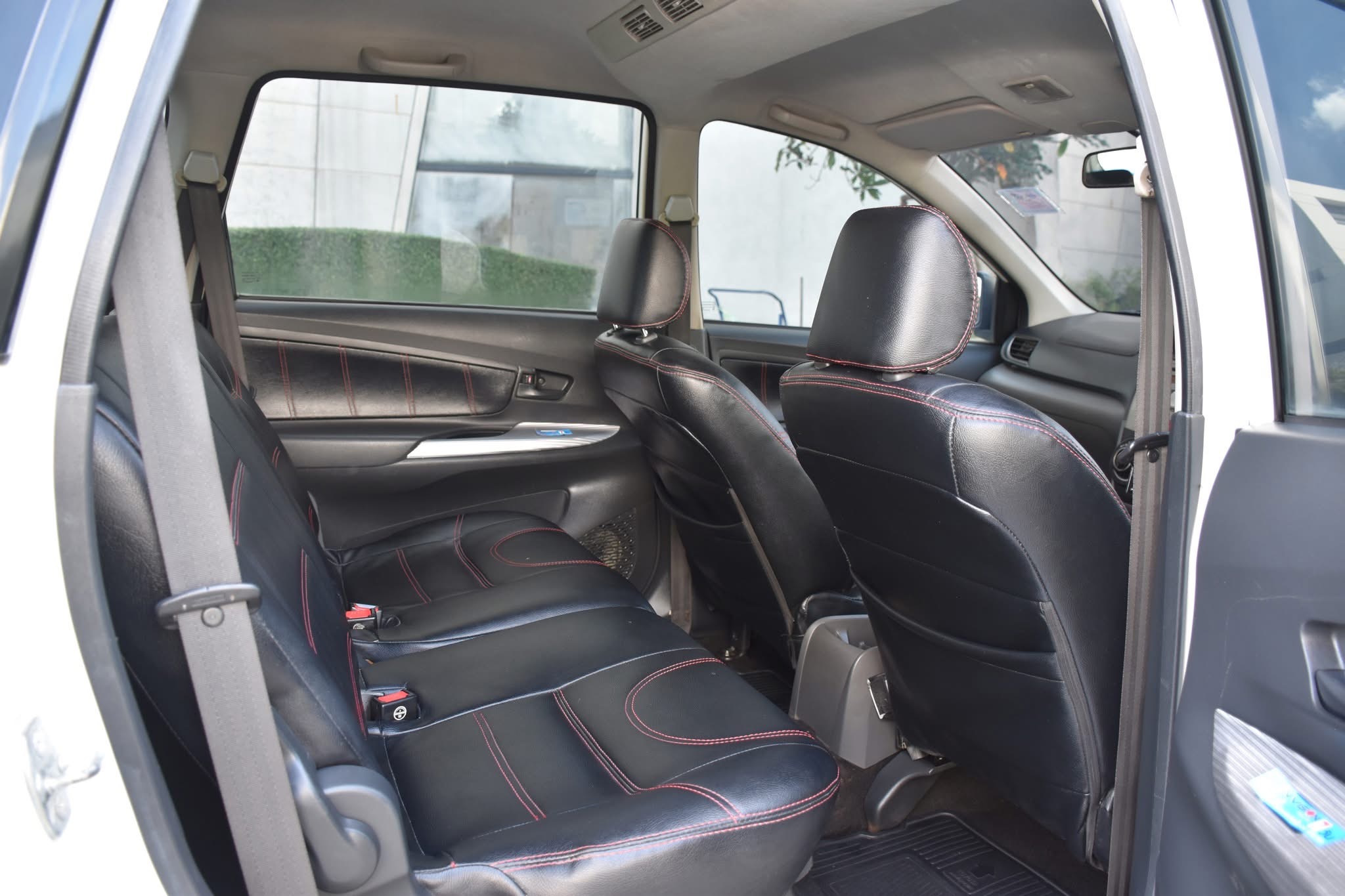 TOYOTA AVANZA 1.5 S ปี2013