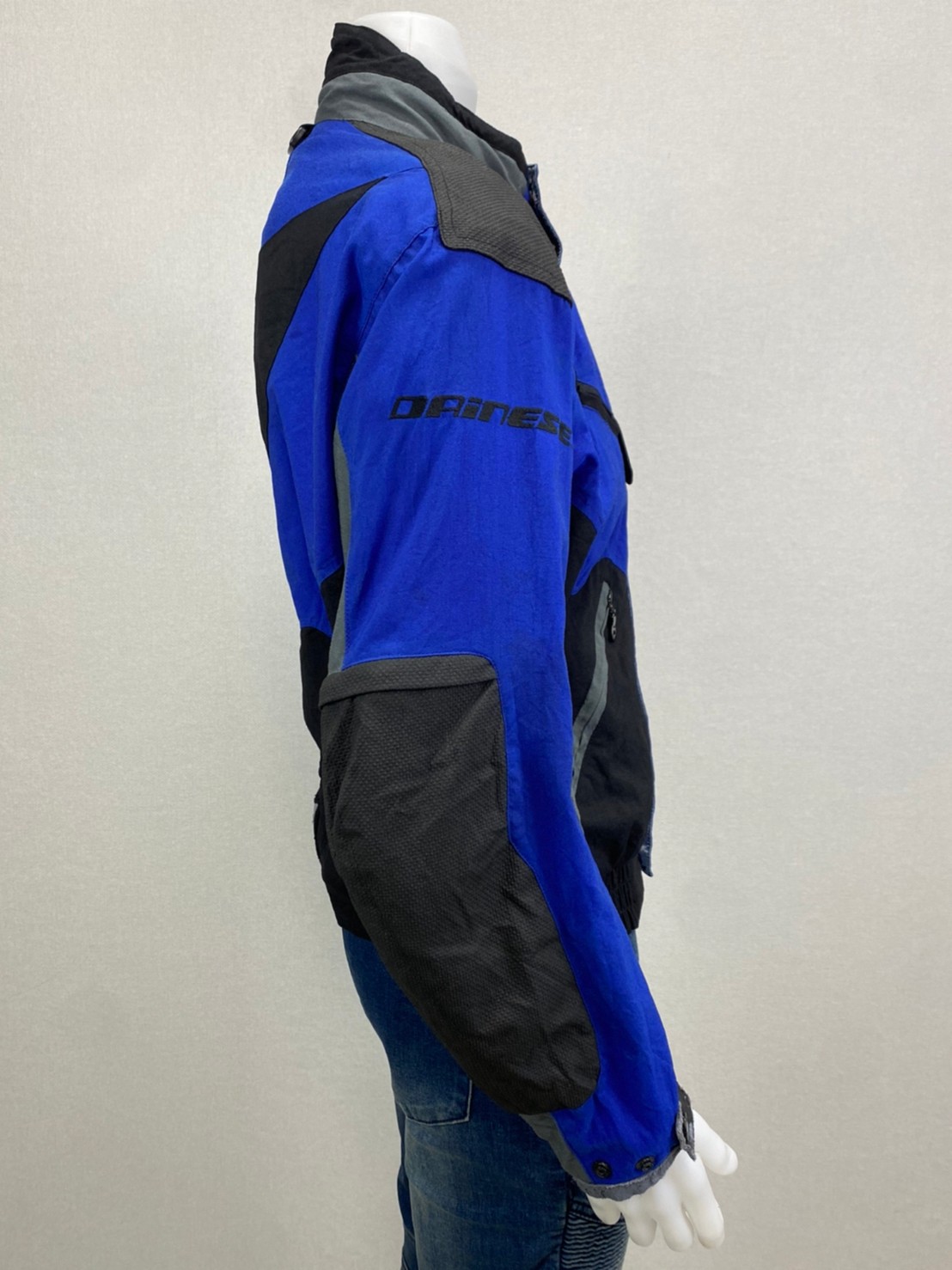 เสื้อขี่มอเตอร์ไซด์( มือสอง) RCS 842: อก 50" ยาว 24" ** Dainese** (ไม่การ์ดหลัง)