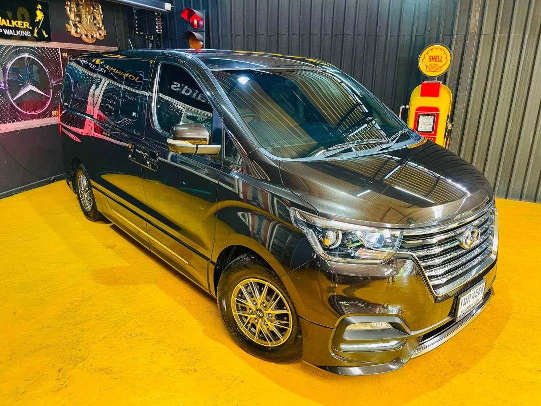 HYUNDAI H1 DELUXE TOP แต่งVIP ปี2021