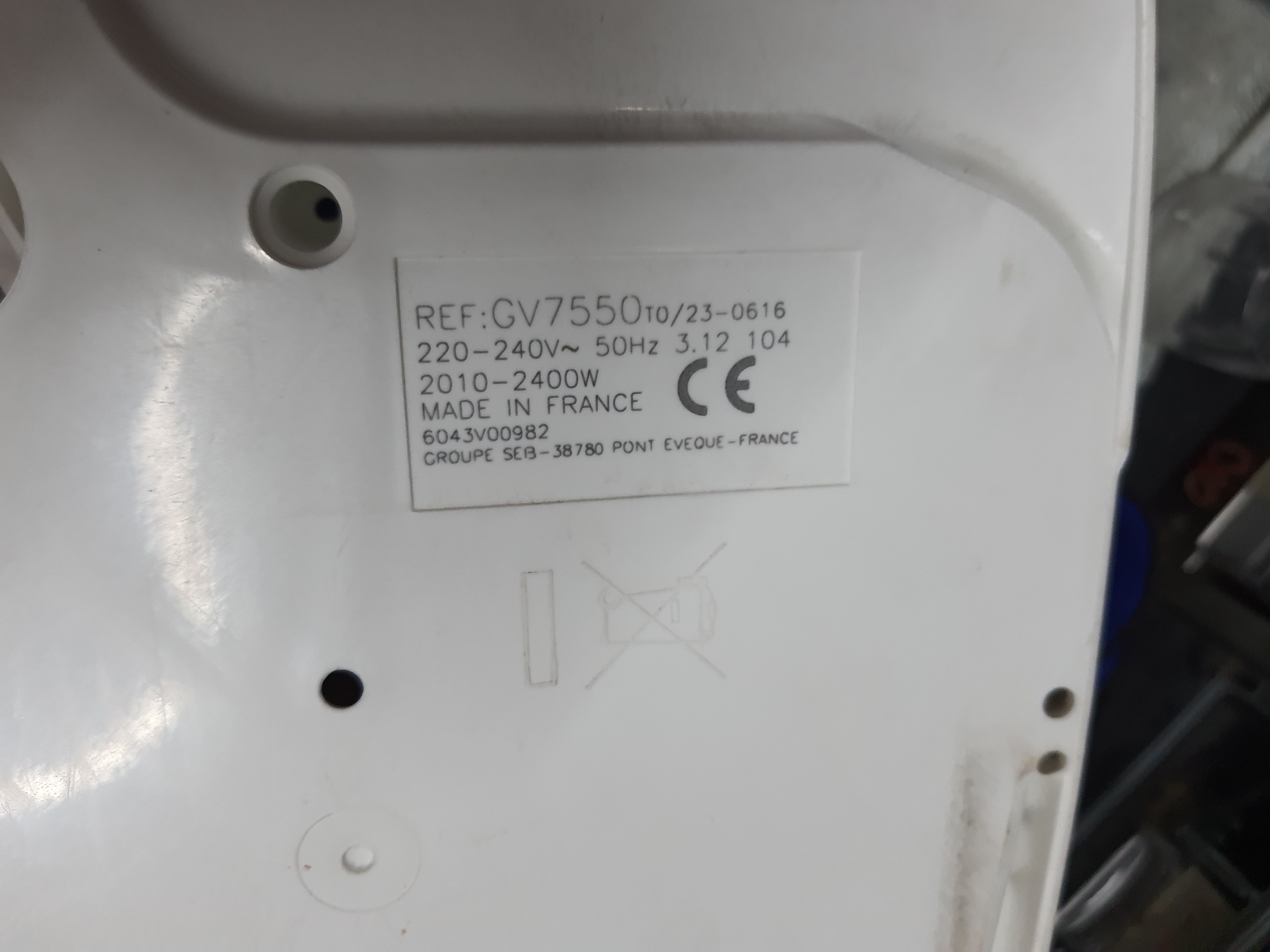 ซ่อมเตารีดไอน้ำ ยี่ห้อ TEFAL รุ่น GV7550 อาการไอน้ำไม่ออก