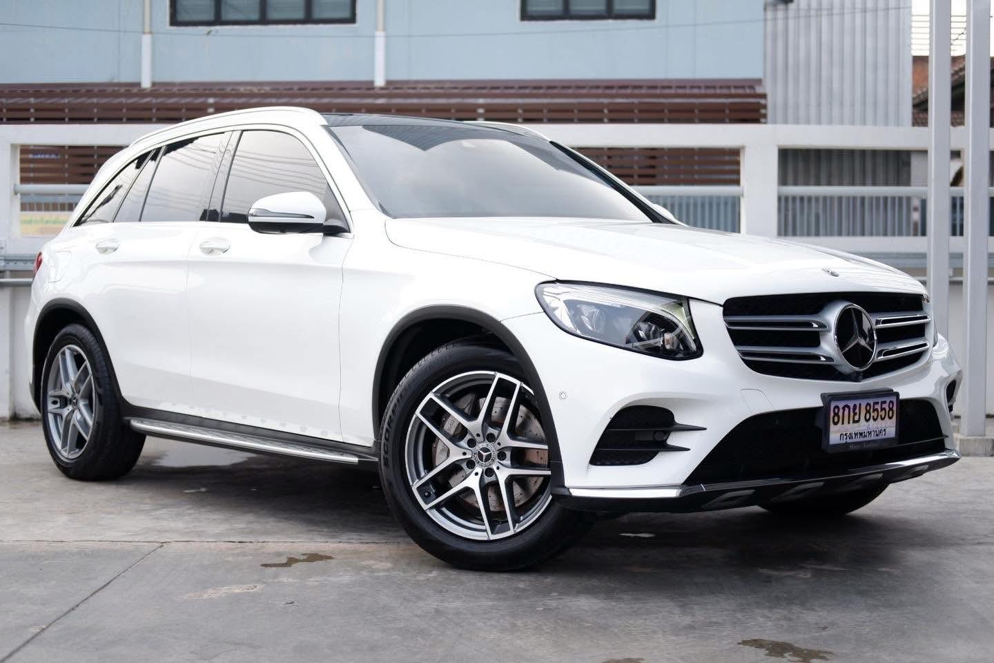 Benz GLC250d AMG สีขาว Diesel topสุด ปี 2019