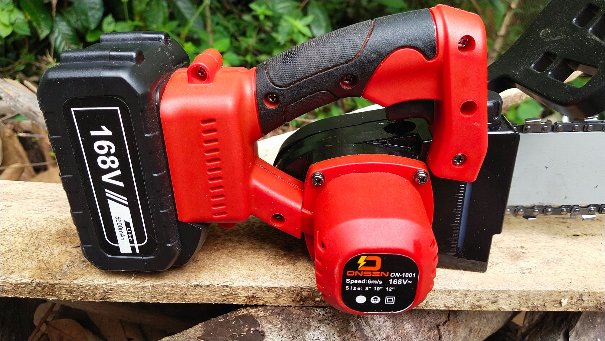 เลื่อยโซ่แบต ยี่ห้อ Onsen 168V บาร์ 11นิ้ว 2ก้อน มาพร้อมโซ่ พร้อมใช้ มีถังใส่น้ำมันเลี้ยงโซ่